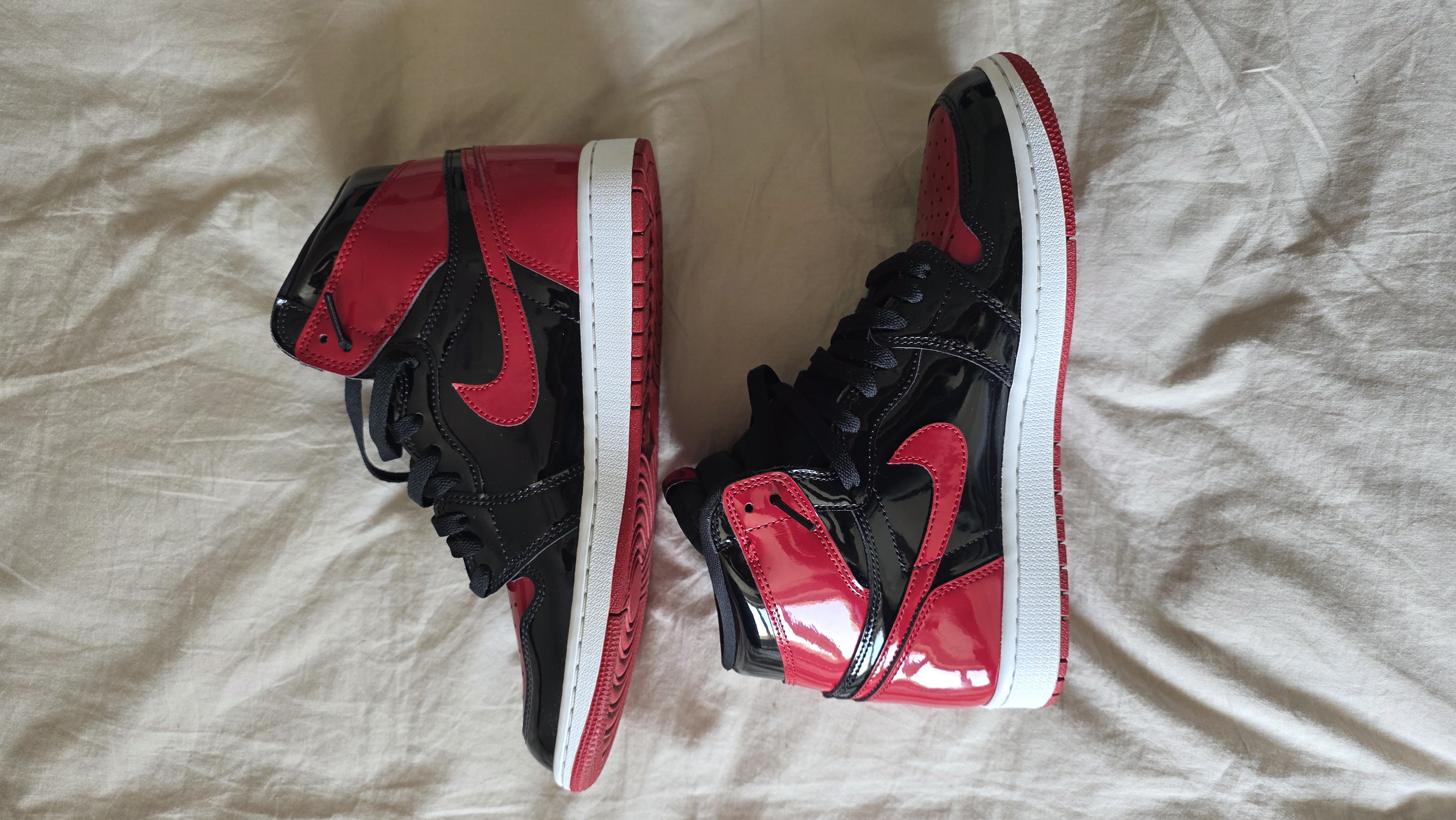 Air Jordan 1 Retro High OG 'Bred Patent' (2021) photo 1