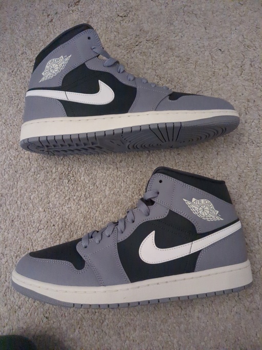 Air Jordan 1 Mid WMNS 'Cement Grey' (2023)
