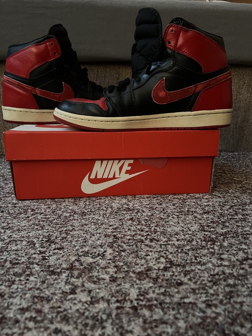 Air Jordan 1 Retro Bred (2001)