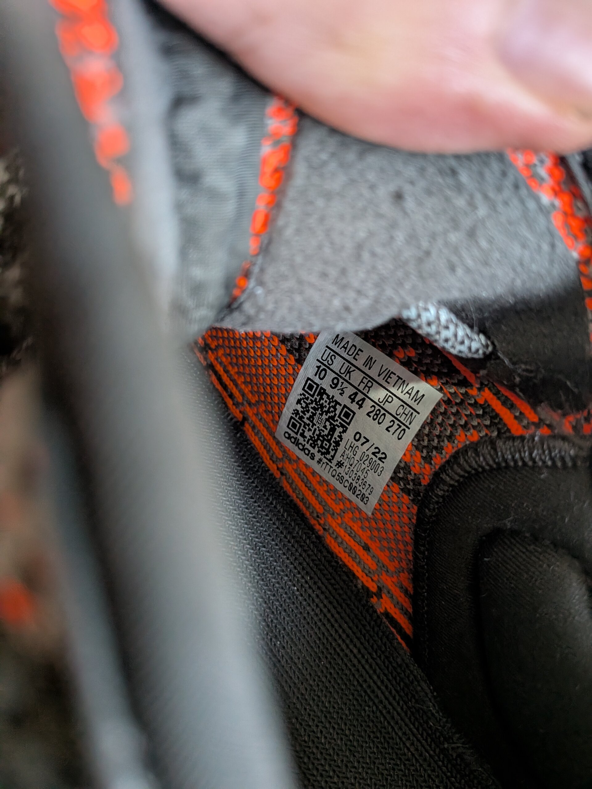 Yeezy Boost 350 V2 'Carbon Beluga' photo 5