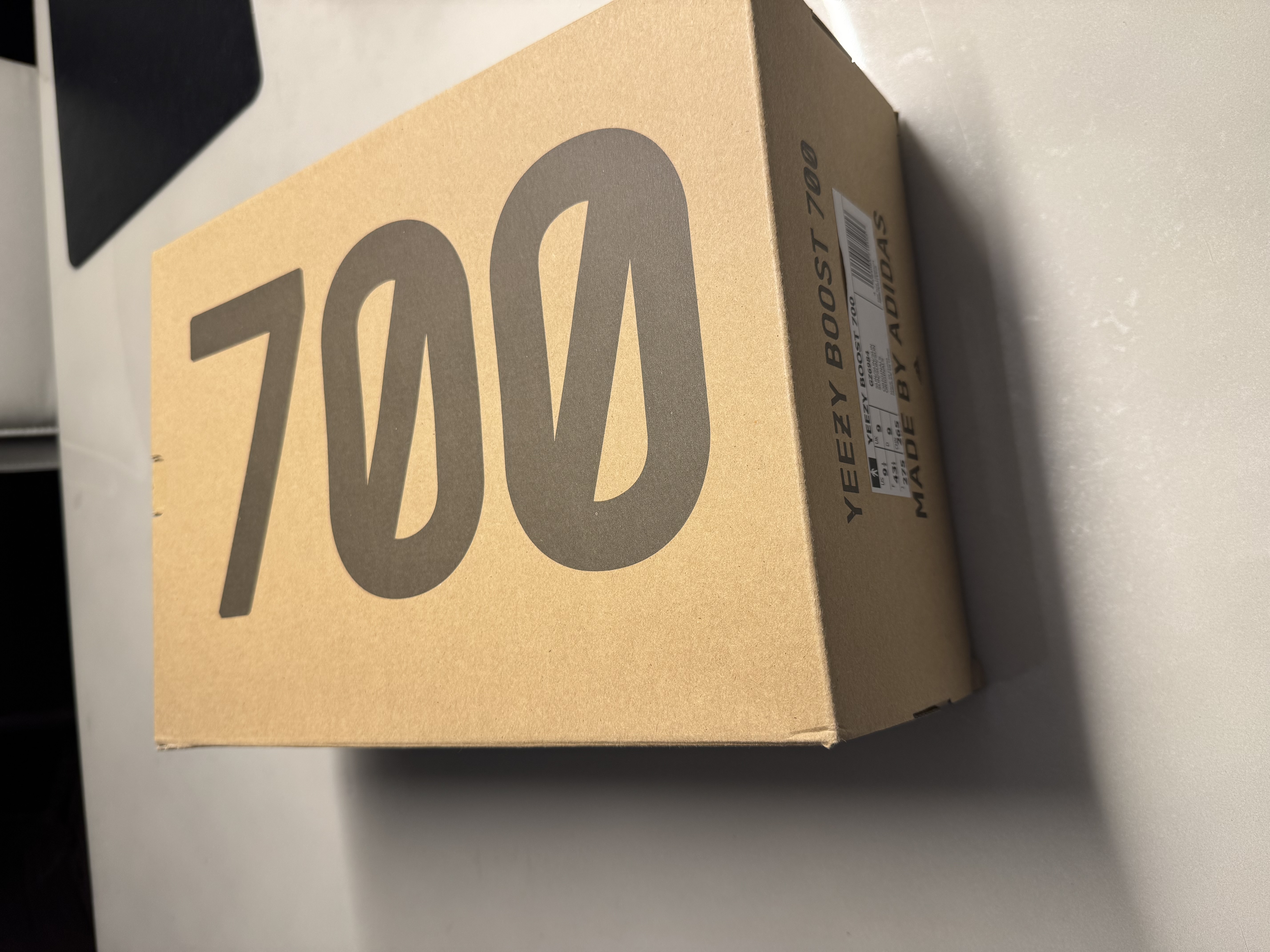 Yeezy Boost 700 Sun (2021) photo 7