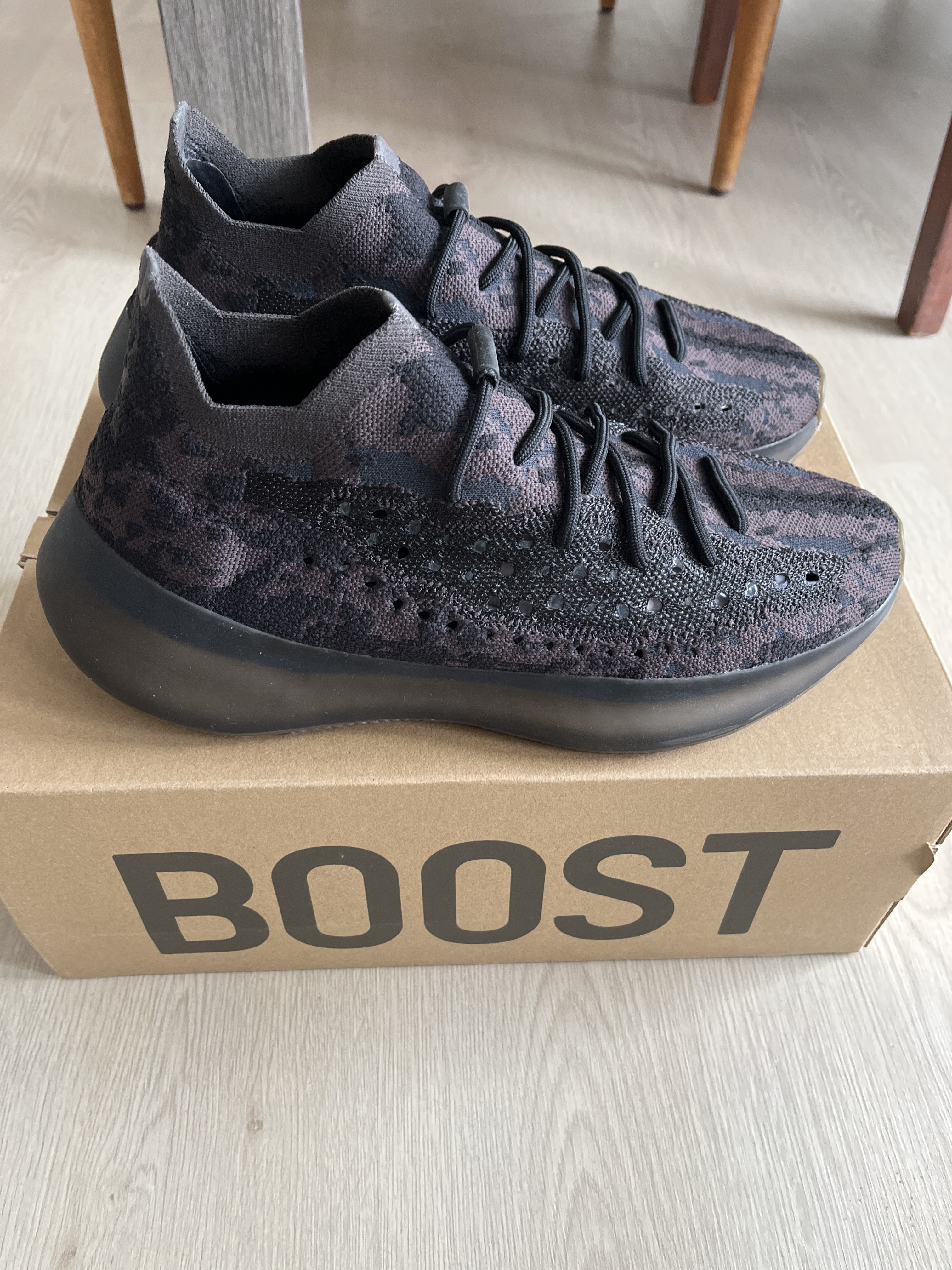 Yeezy Boost 380 'Onyx' (2020) photo 8