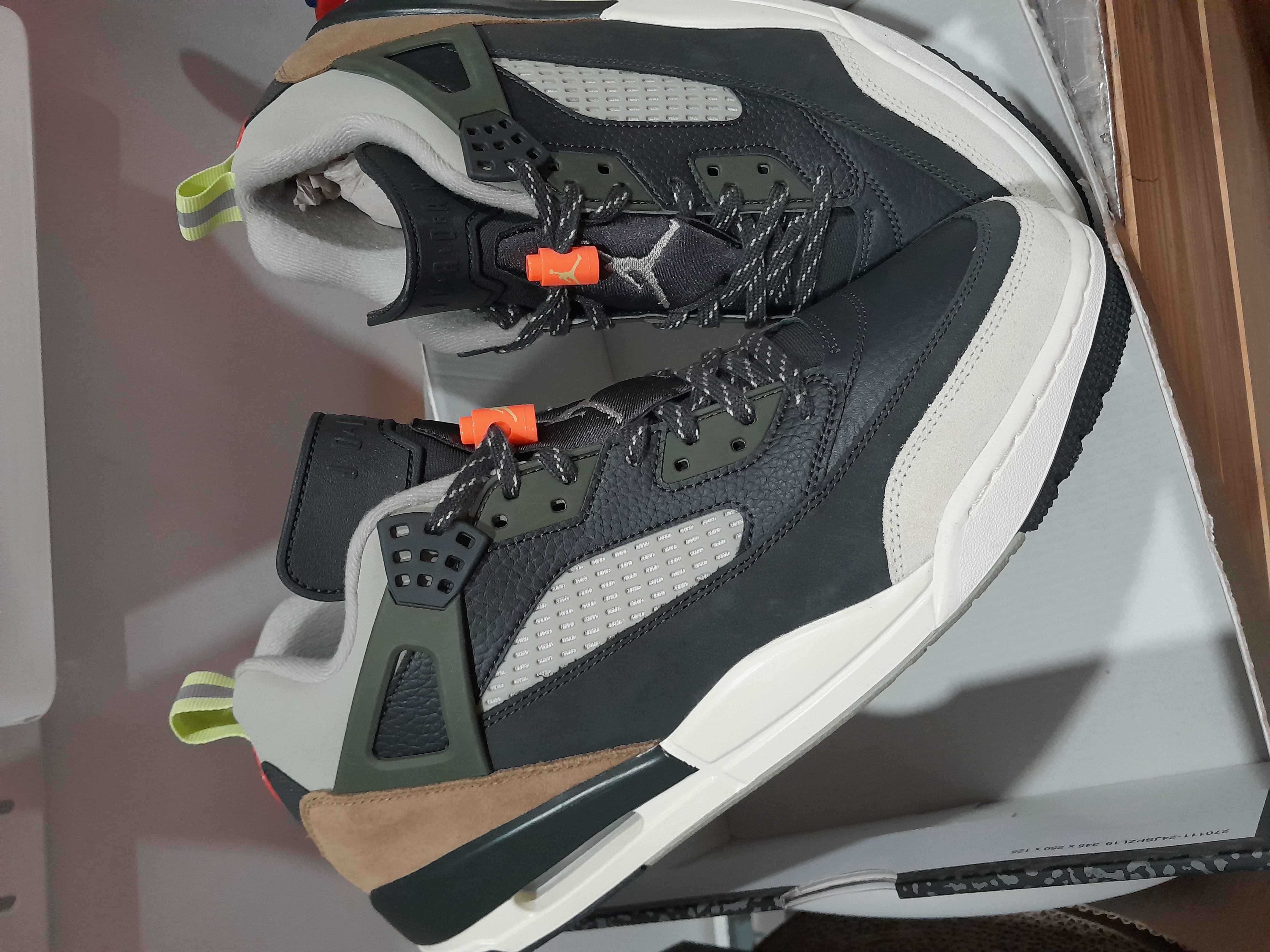 Air Jordan Spizike Low 'Anthracite Mango Cargo Khaki' (2026) photo 1
