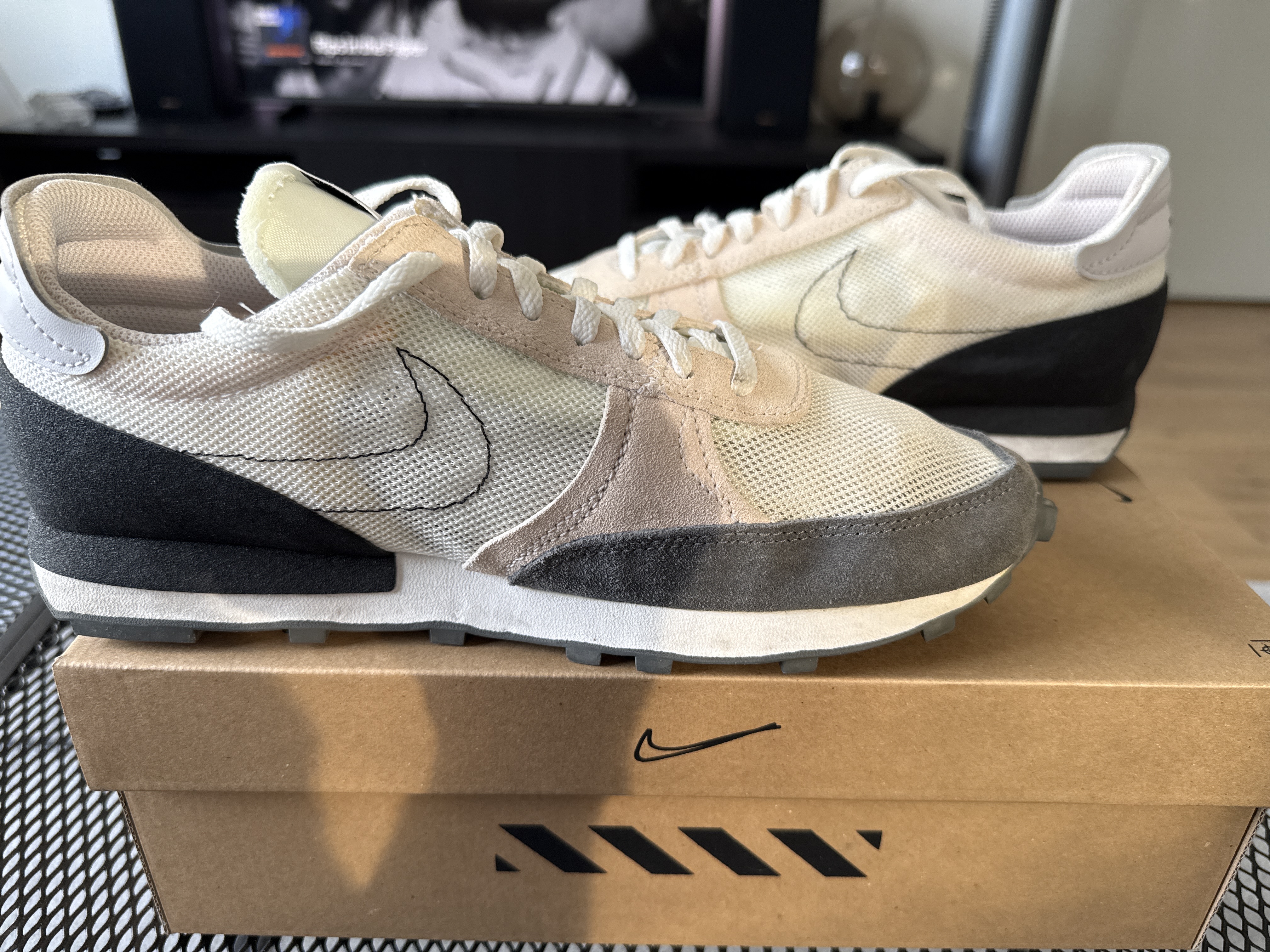 Nike Daybreak Type Summit White Light Orewood Brown (2020) photo 2