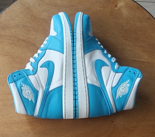 Air Jordan 1 Retro UNC (2015)