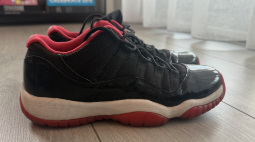 Air Jordan 11 Retro Low Bred (2015)