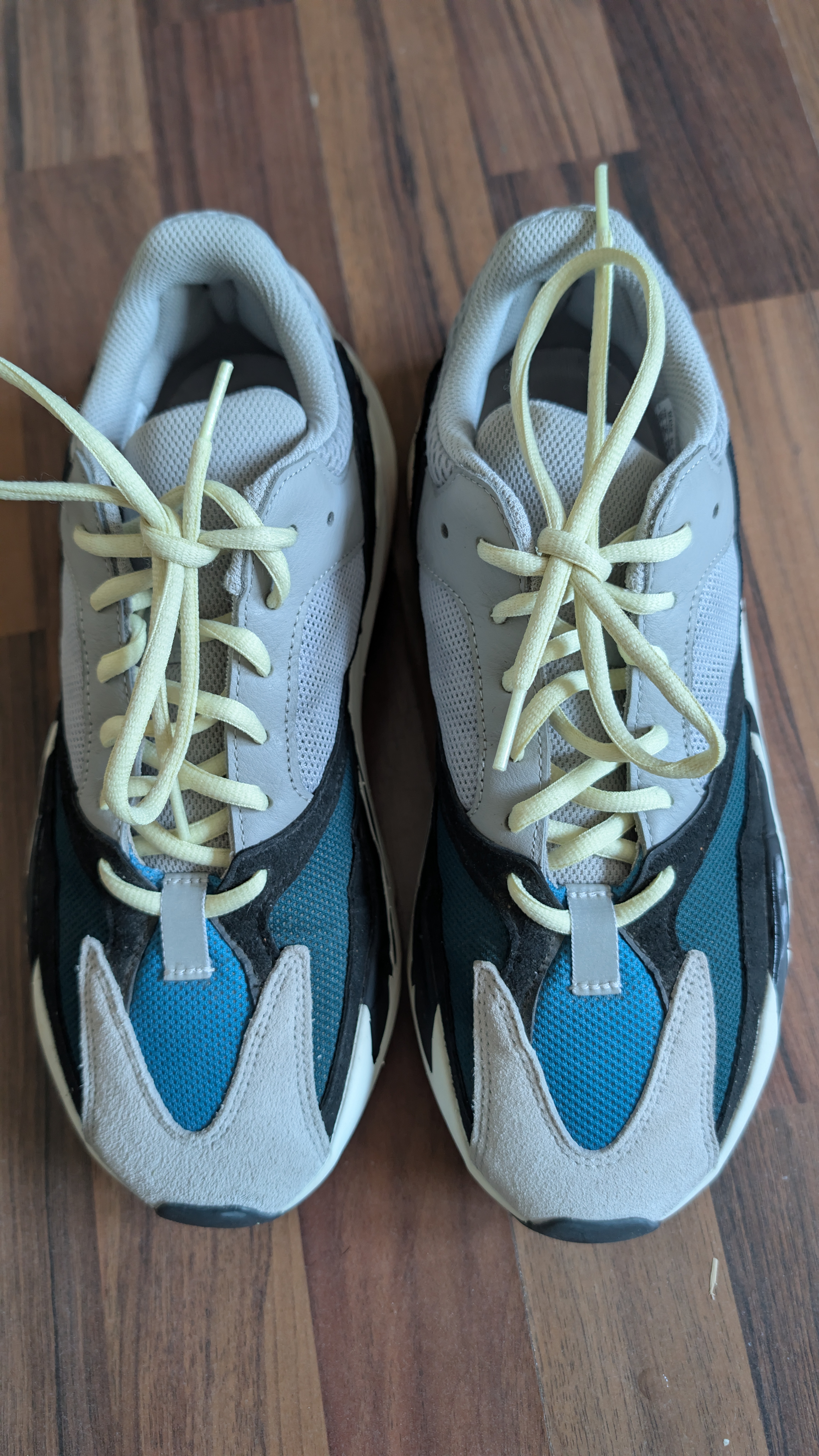 Yeezy Boost 700 'Wave Runner' photo 3