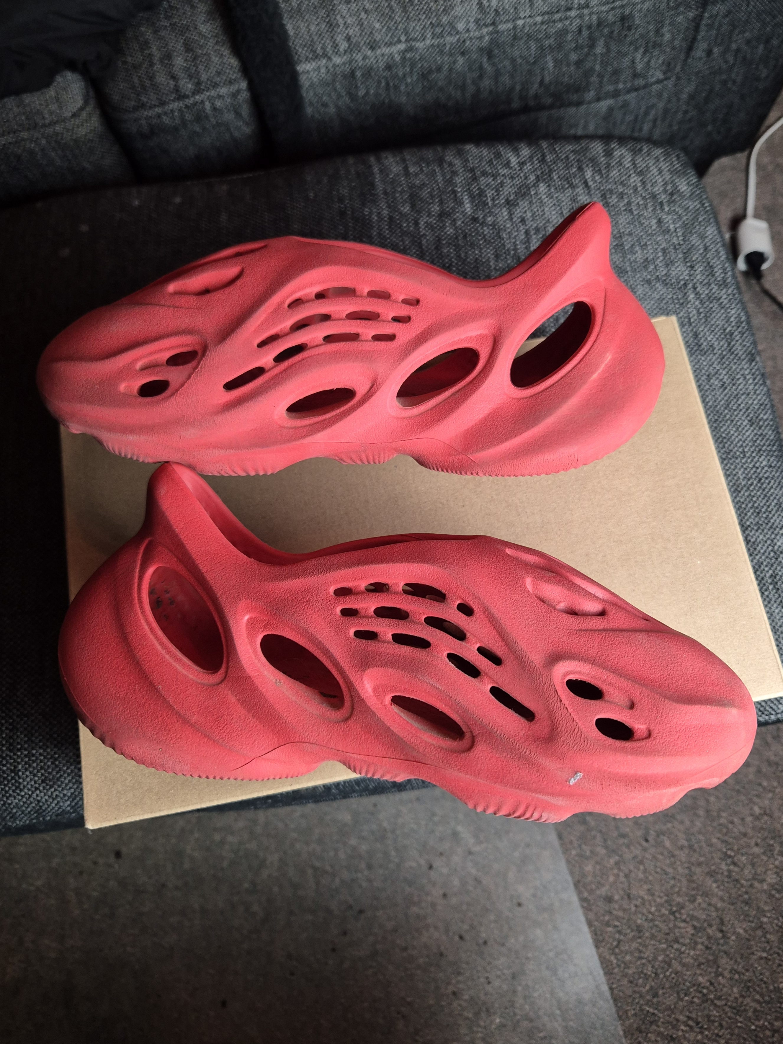 Yeezy Foam Runner 'Vermilion' (2021) photo 2