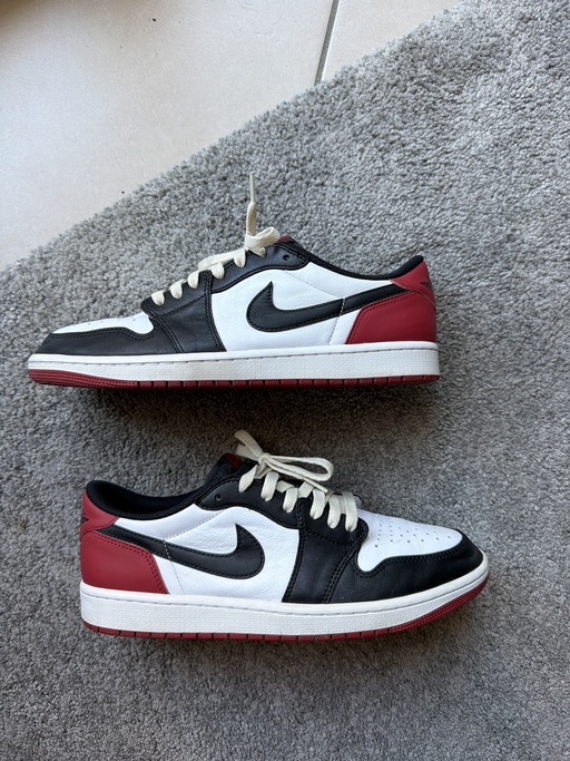 Air Jordan 1 Retro Low OG 'Black Toe' (2023)