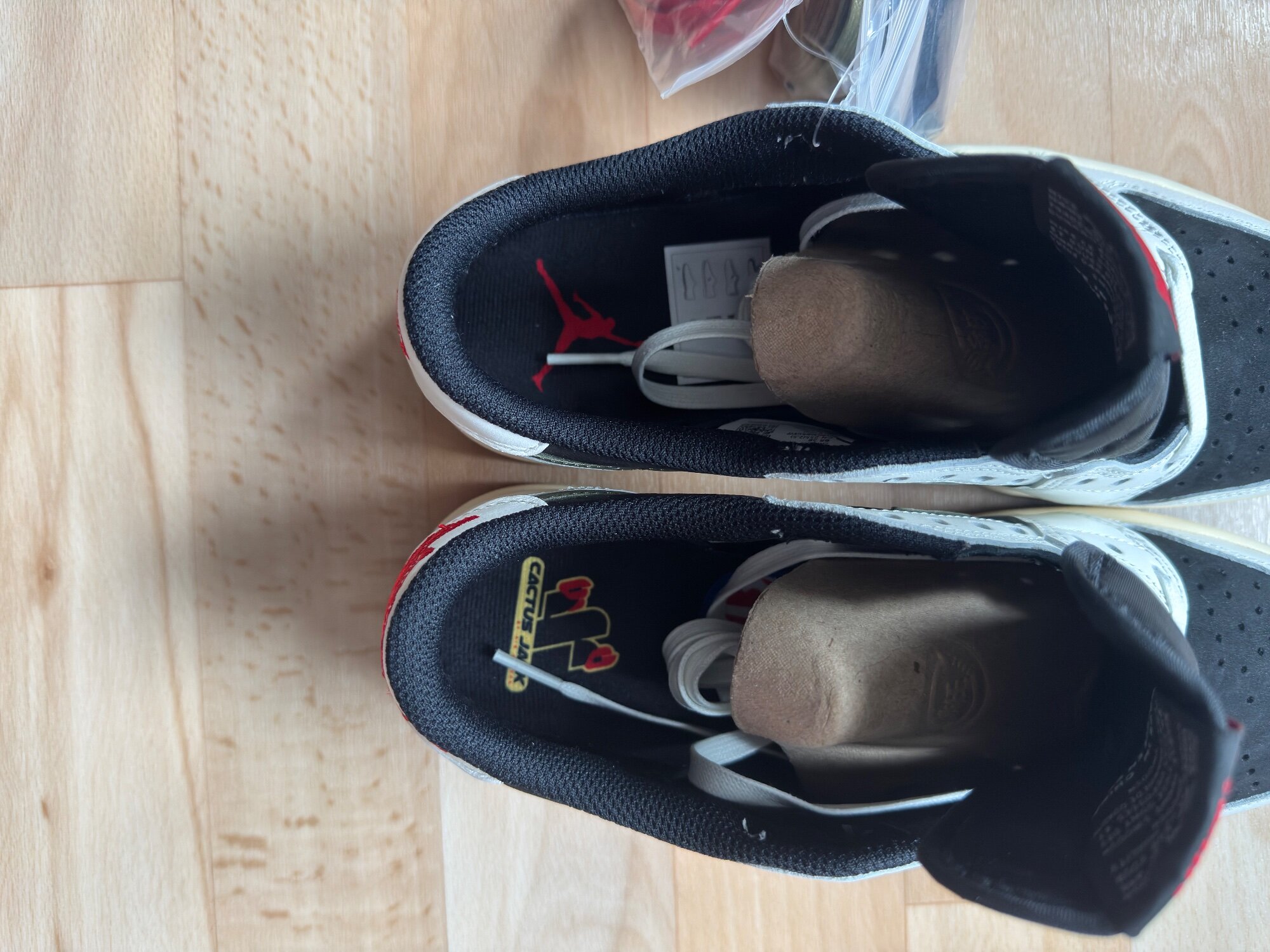 Air Jordan x Travis Scott 1 Low OG SP WMNS 'Olive' (2023) photo 3