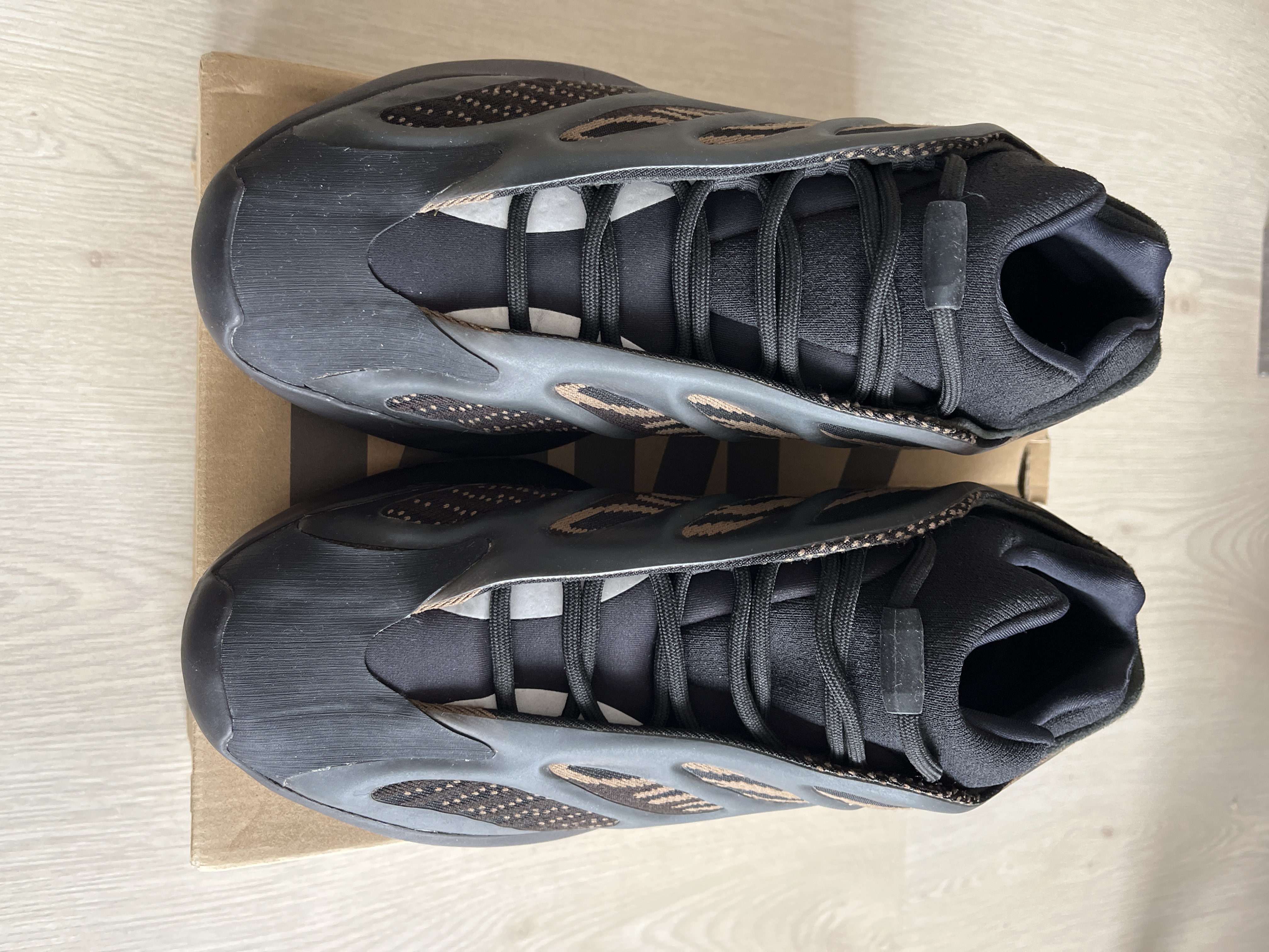 Yeezy 700 V3 'Clay Brown' (2020) photo 10