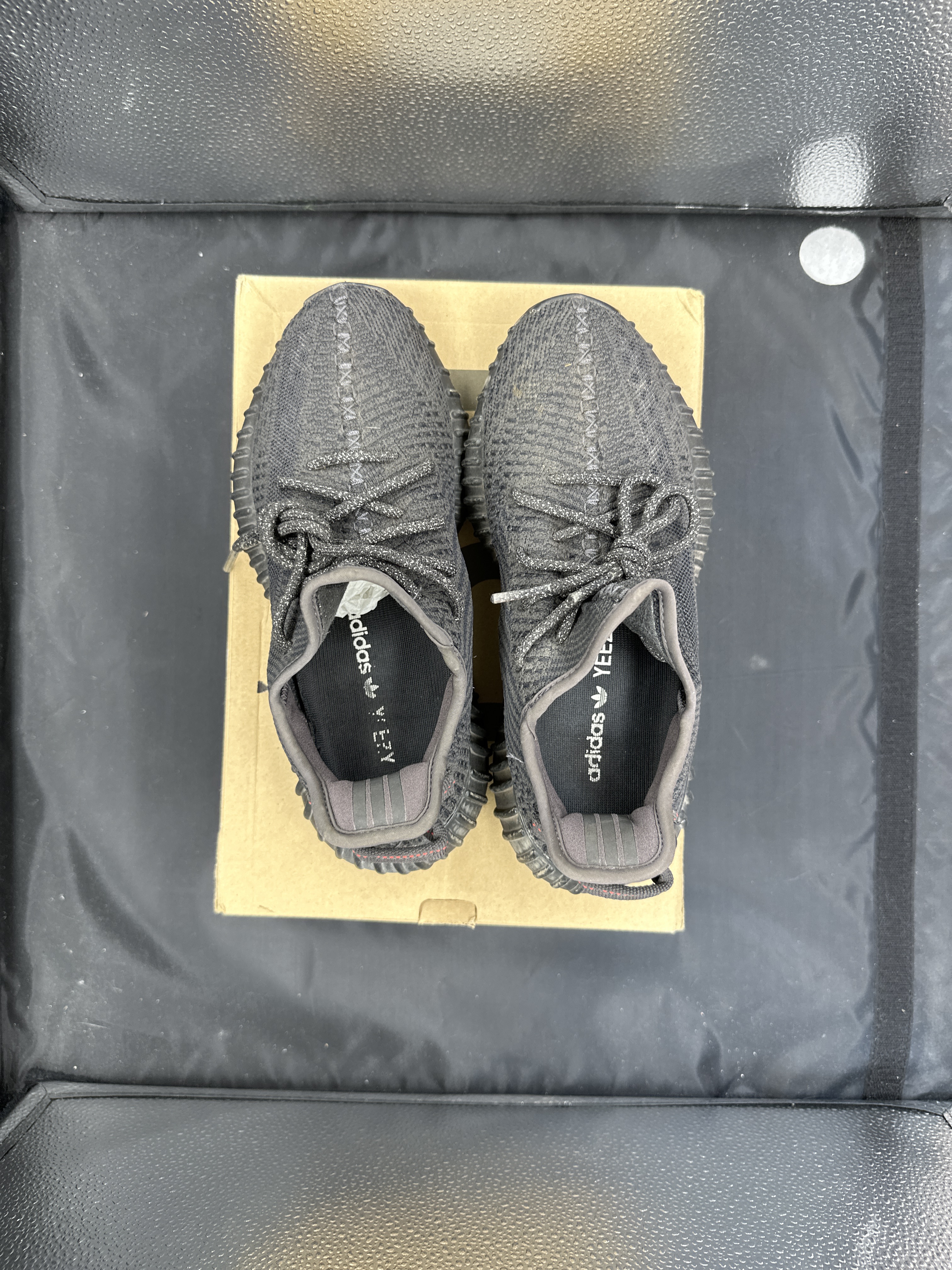 Yeezy Boost 350 V2 'Black' (Non-Reflective) (2019) photo 3