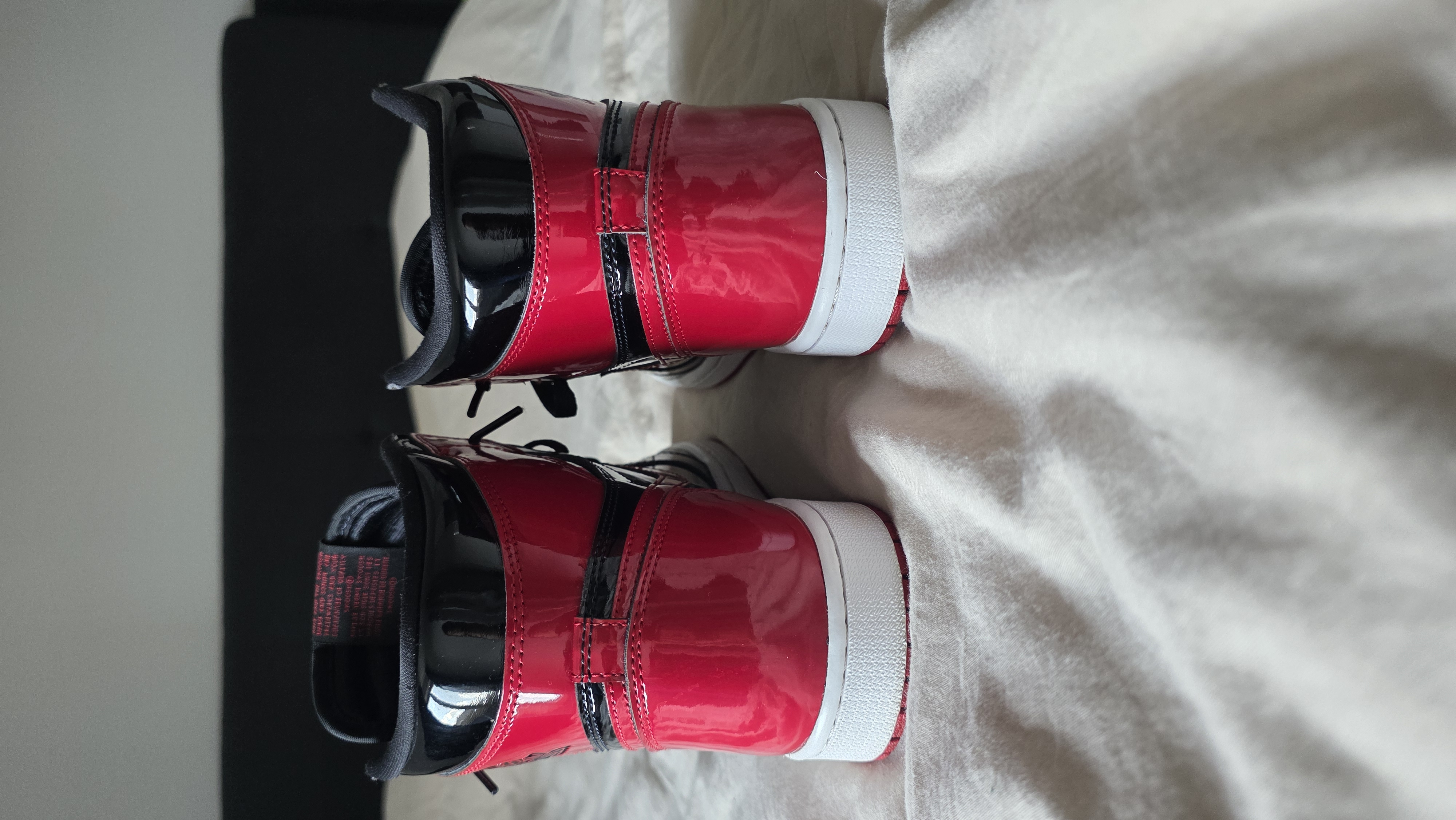 Air Jordan 1 Retro High OG 'Bred Patent' (2021) photo 4