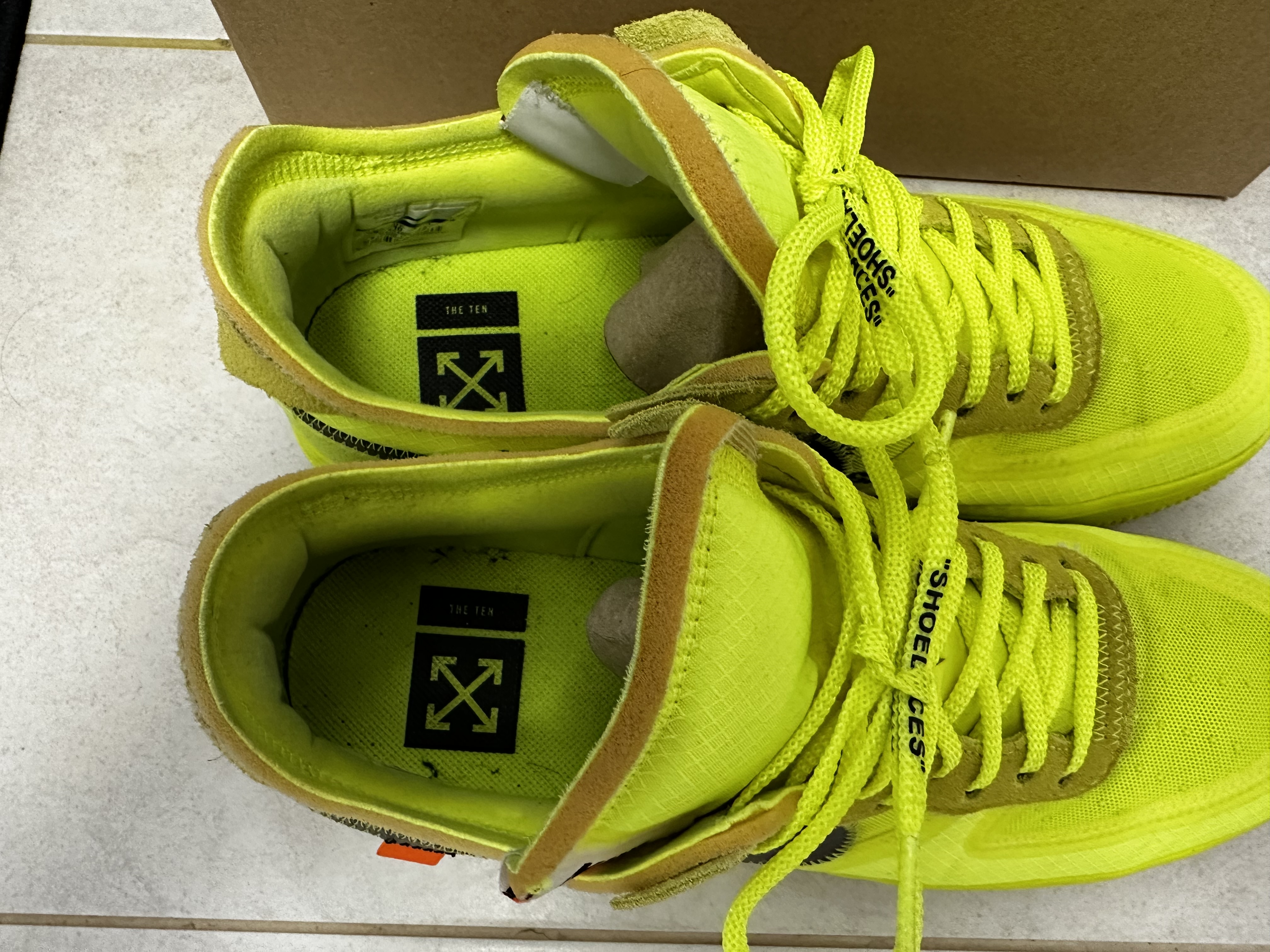 Nike x Off-White Air Force 1 Low 'Volt' (2018) photo 3