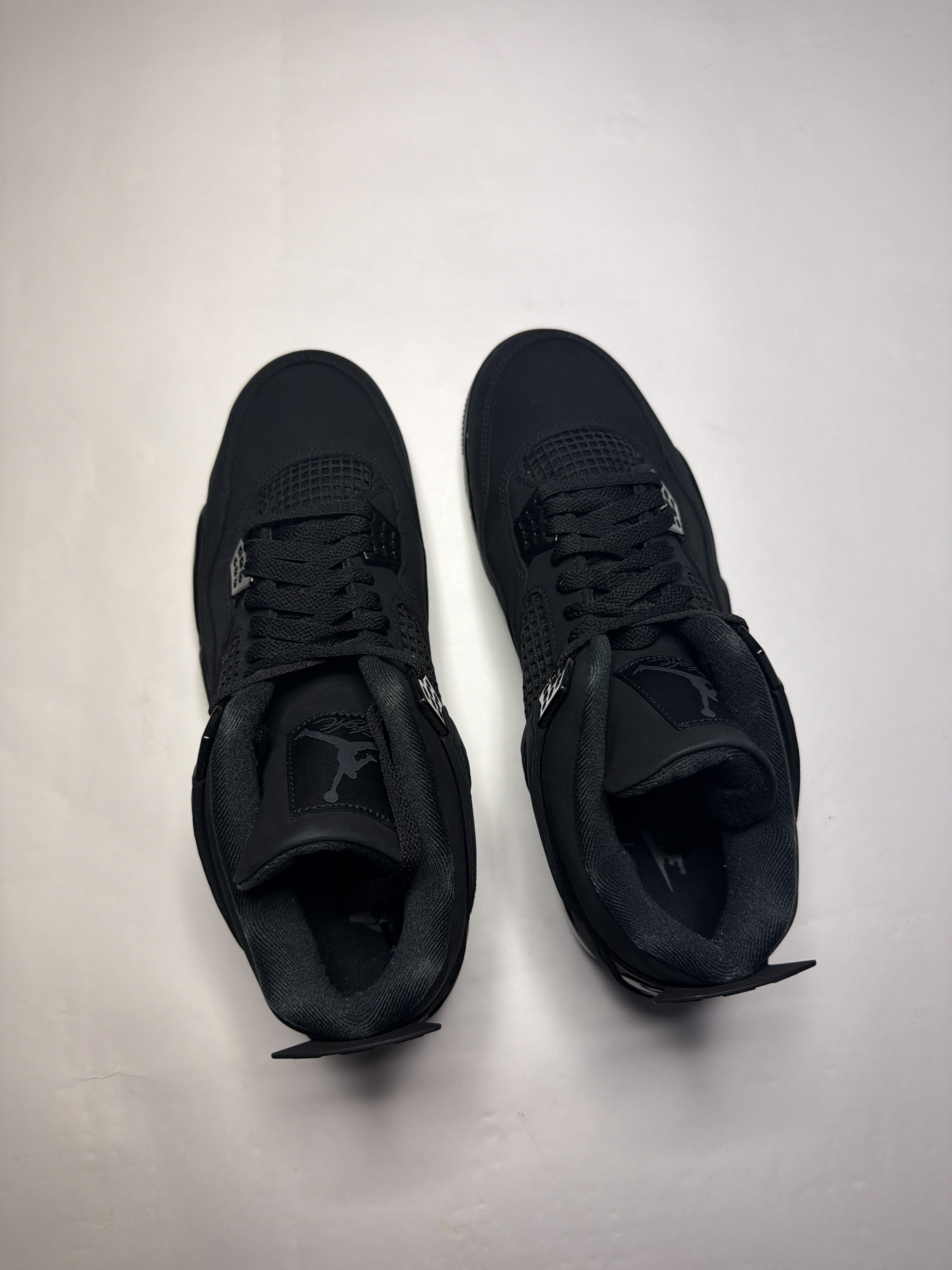 Air Jordan 4 Retro 'Black Cat' (2025) photo 3