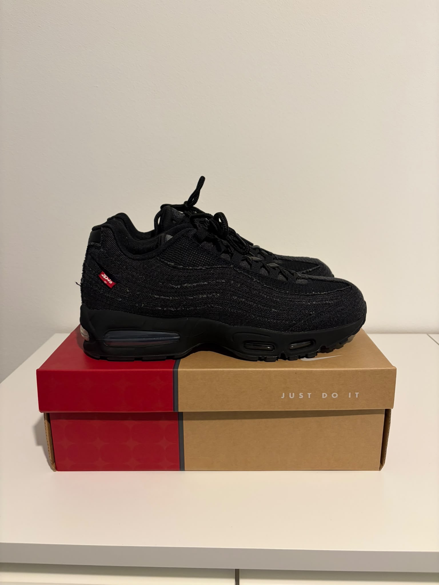 Nike x Levi’s Air Max 95 'Black' (2025) photo 2