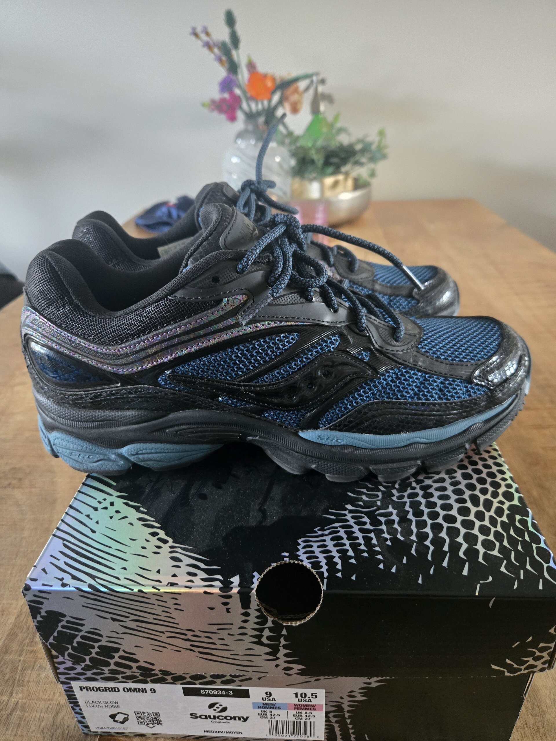 Saucony Progrid OMNI 9 'Black Glow' (2025) photo 2
