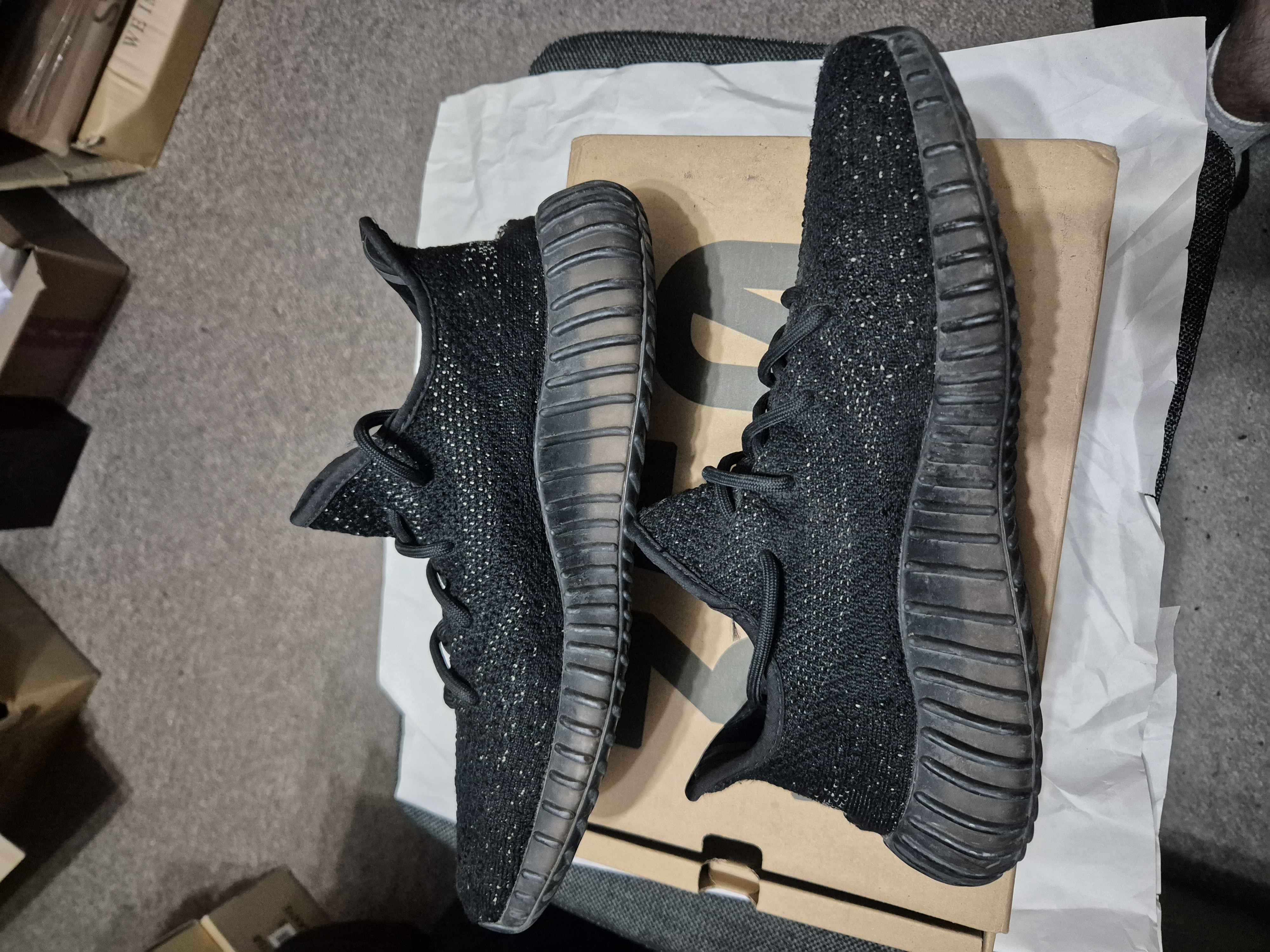 Yeezy Boost 350 V2 'Oreo' photo 2