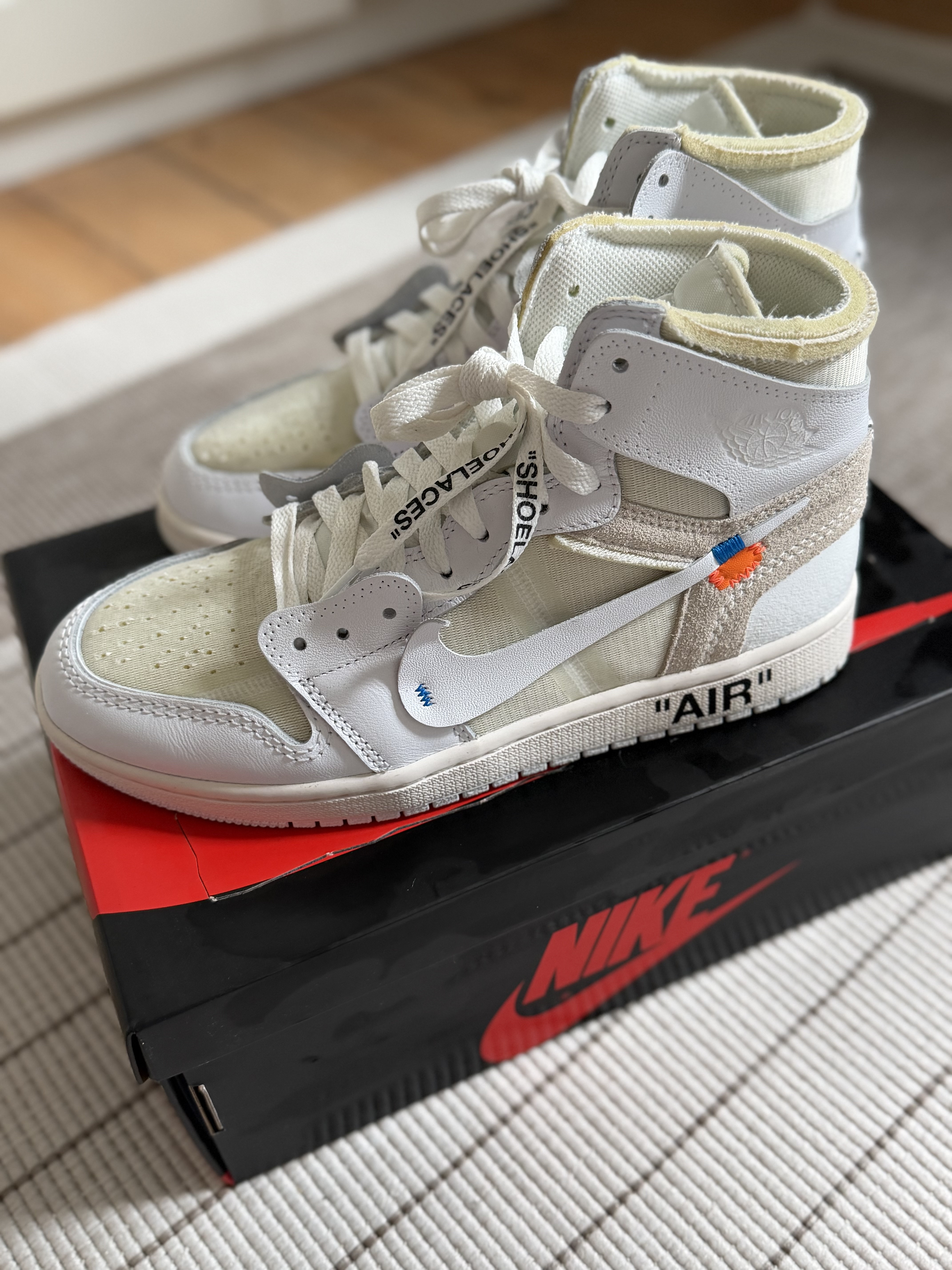 Air Jordan x Off-White 1 Retro High White (2018) photo 3
