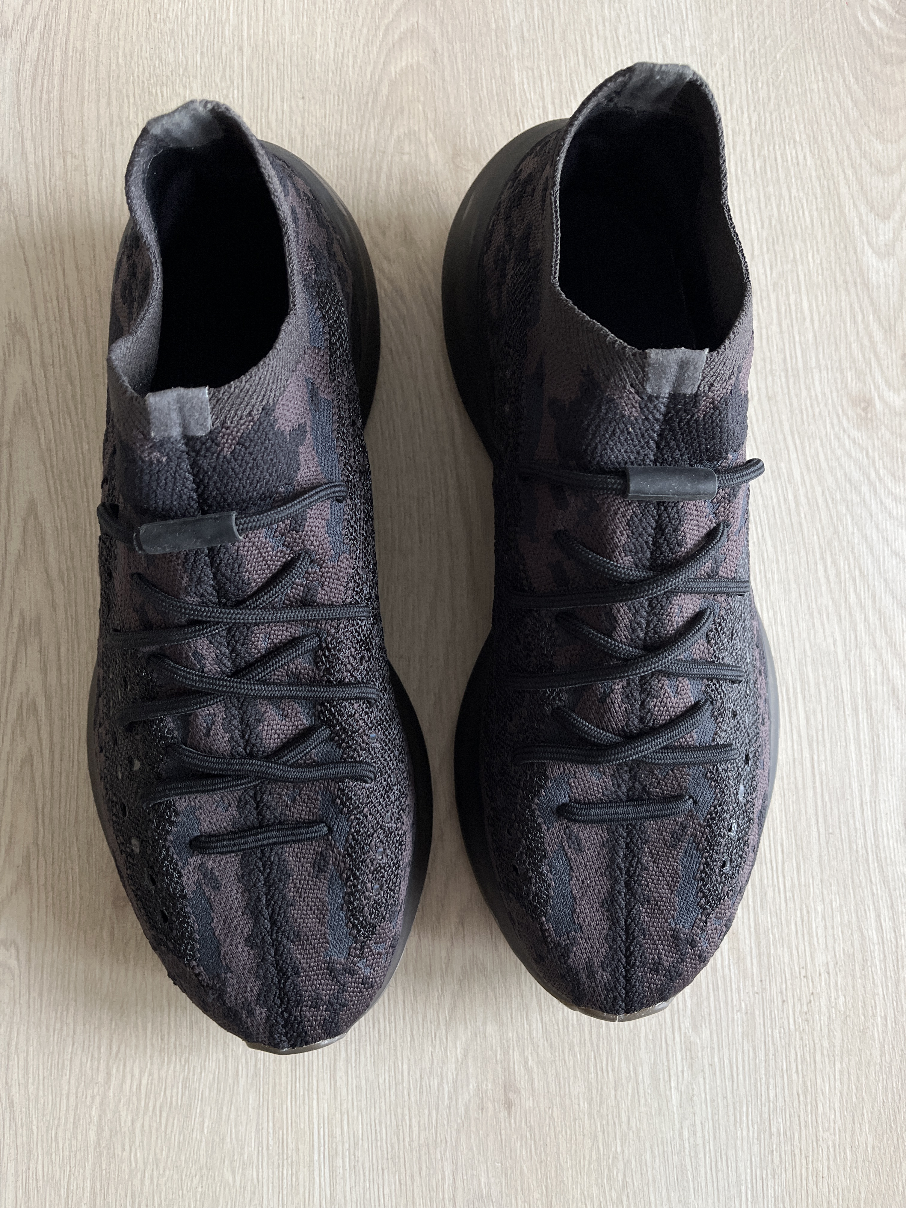 Yeezy Boost 380 'Onyx' (2020) photo 3