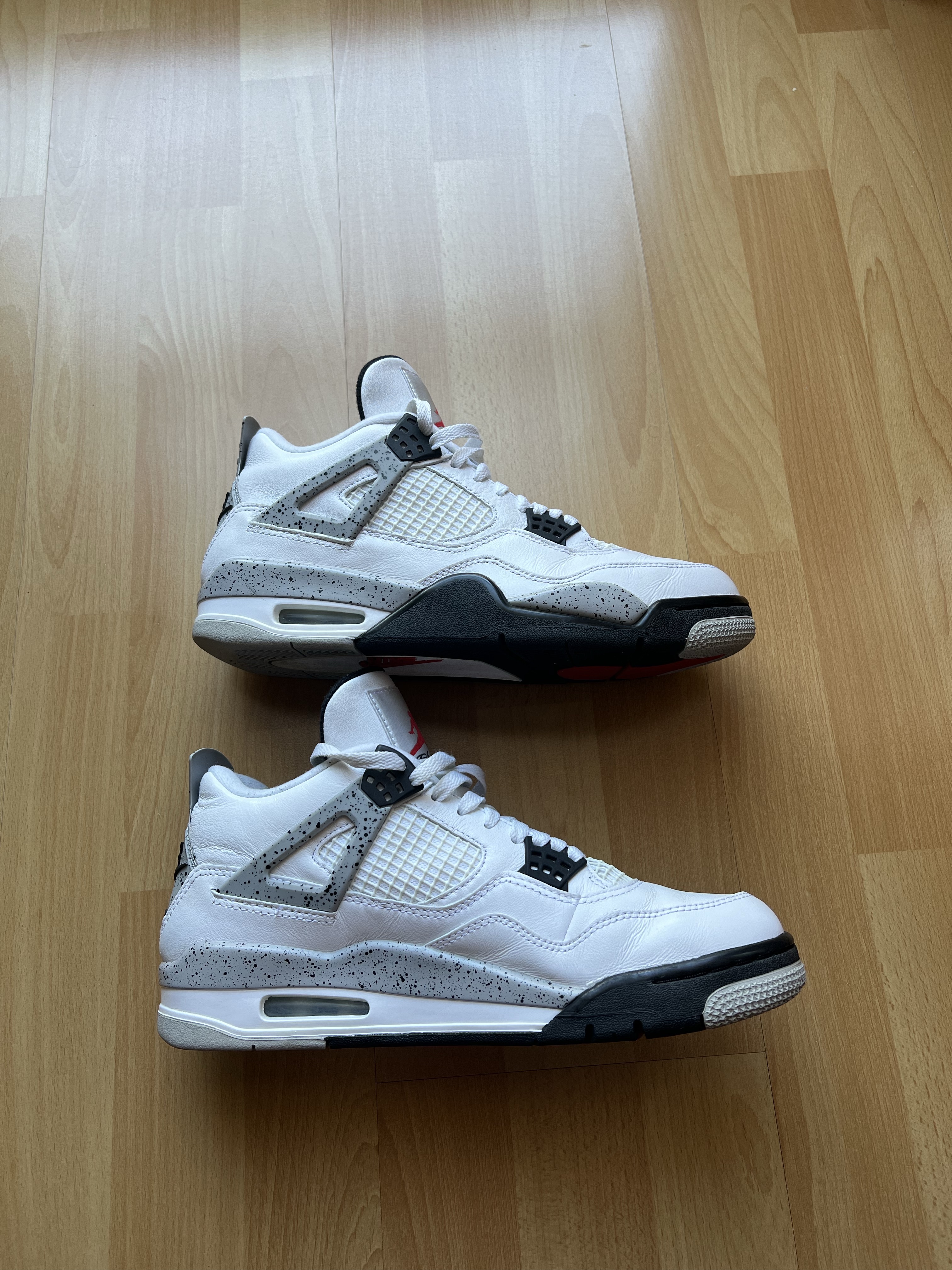 Air Jordan 4 Retro White Cement (2016) photo 2