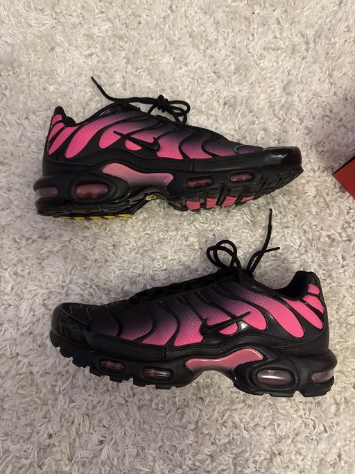 Nike Air Max Plus 'Black/Hyper Pink' (2024)