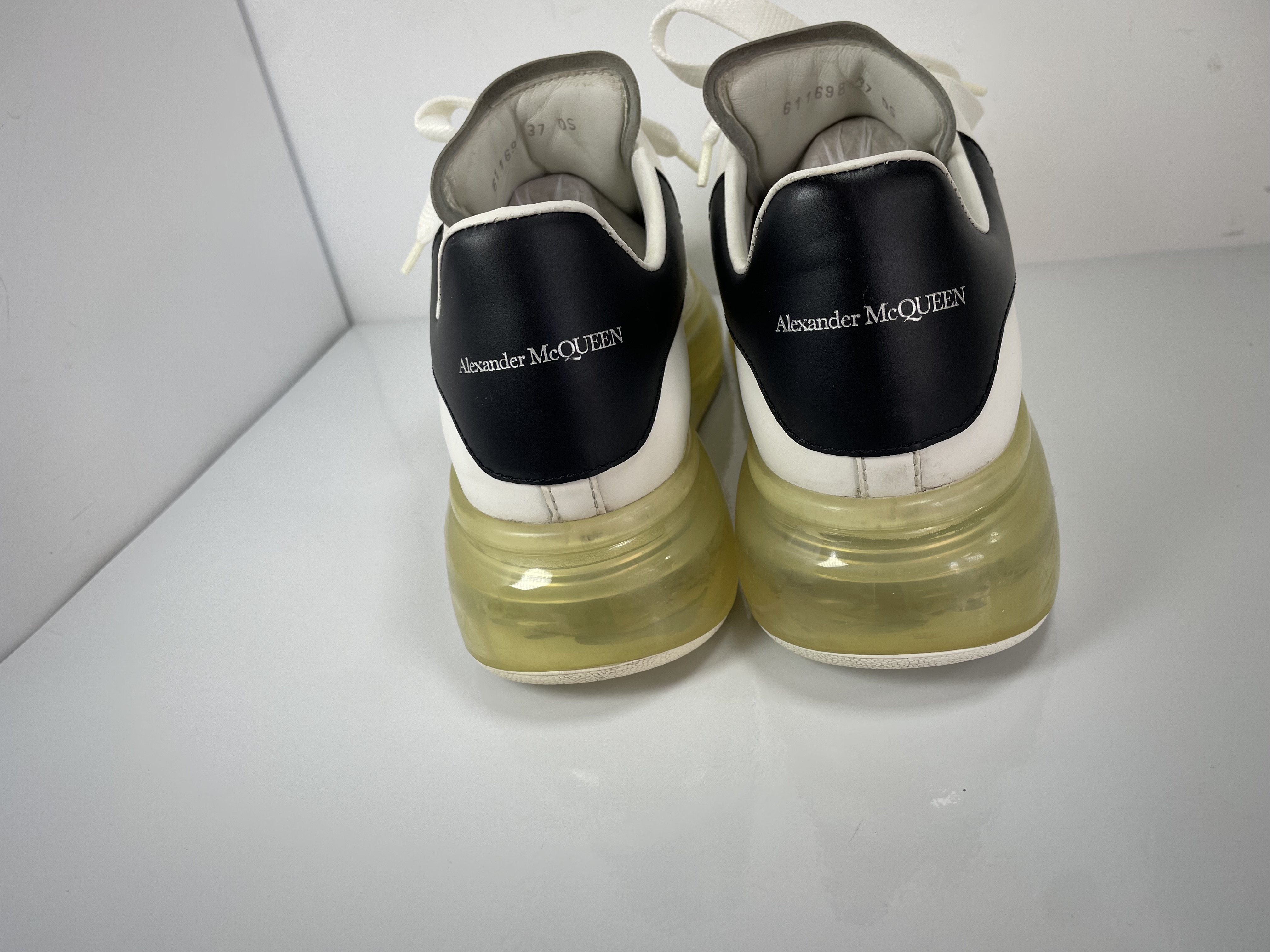 Luxury Alexander McQueen Oversized White photo 5