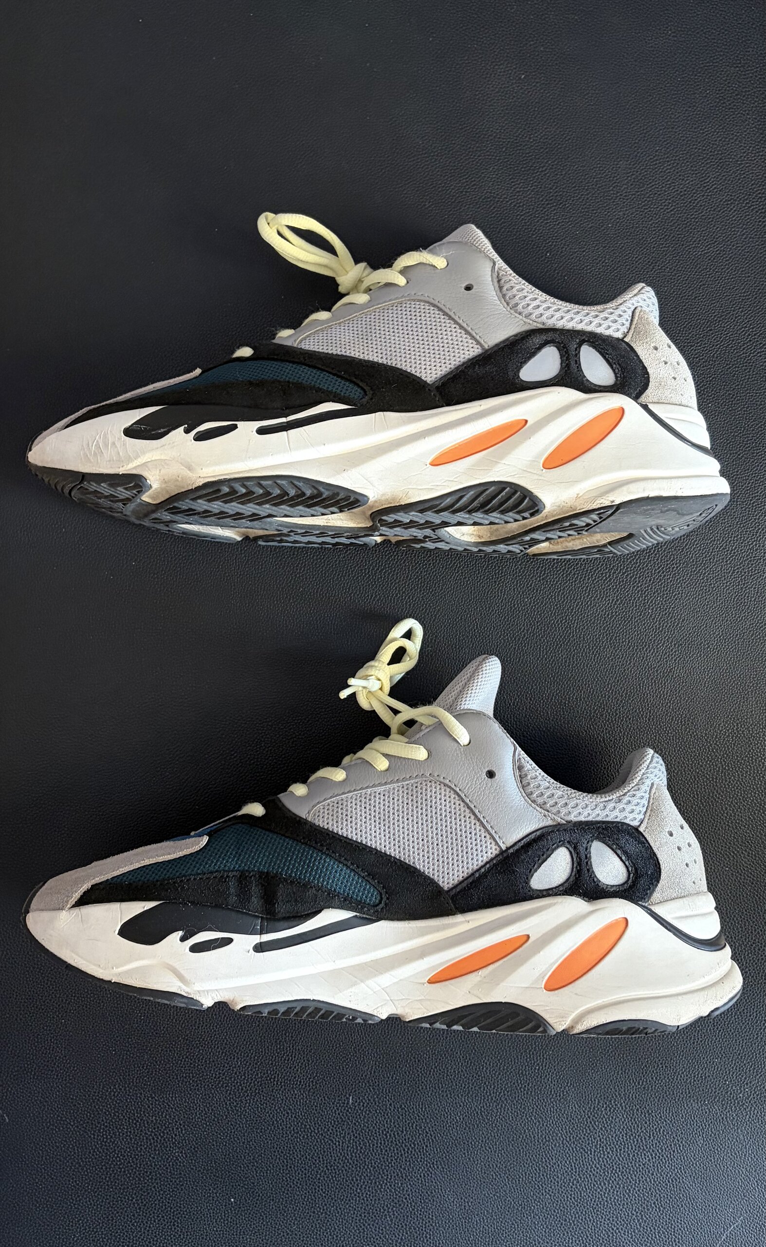 Yeezy Boost 700 'Wave Runner' photo 2