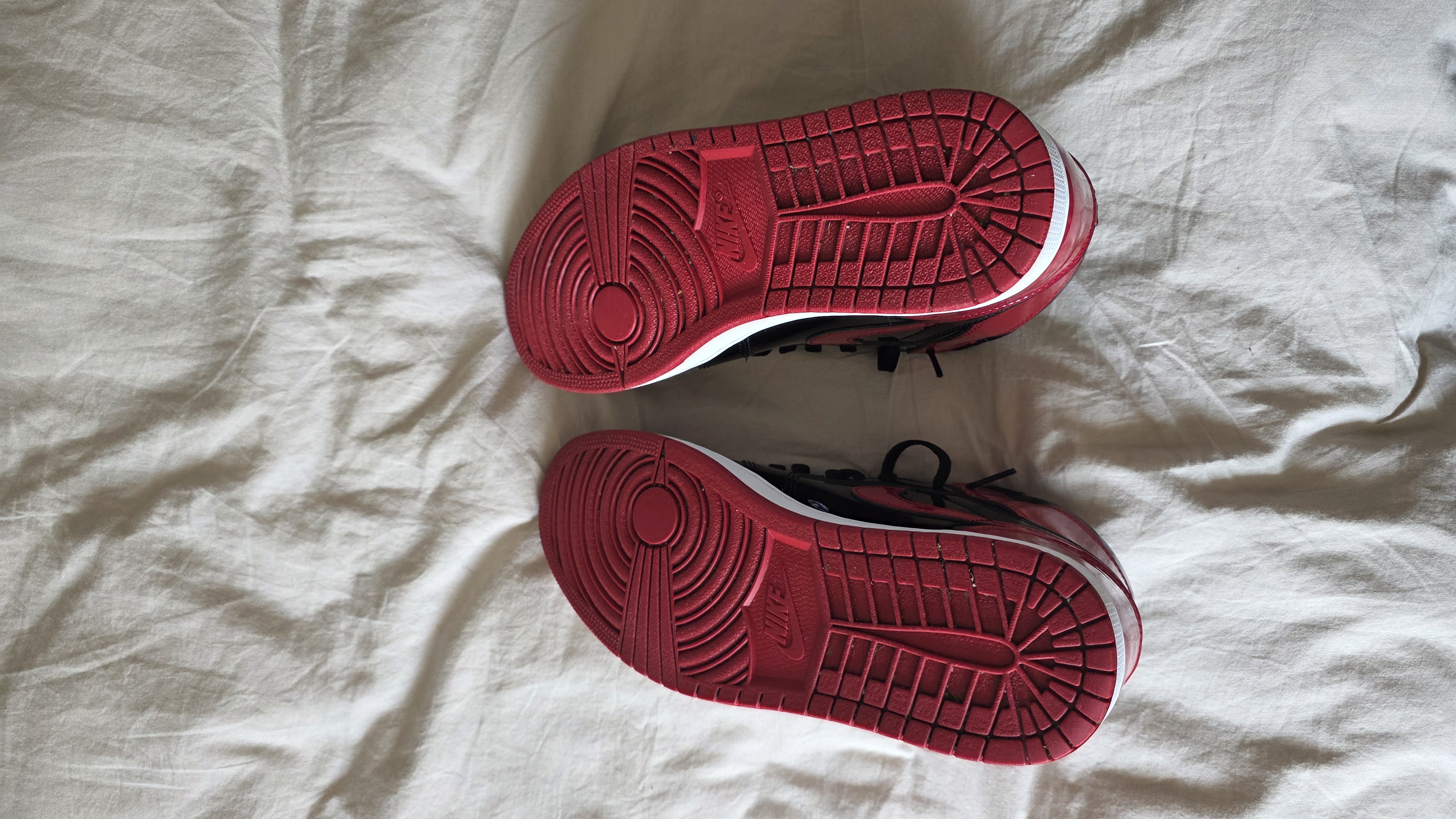 Air Jordan 1 Retro High OG 'Bred Patent' (2021) photo 5