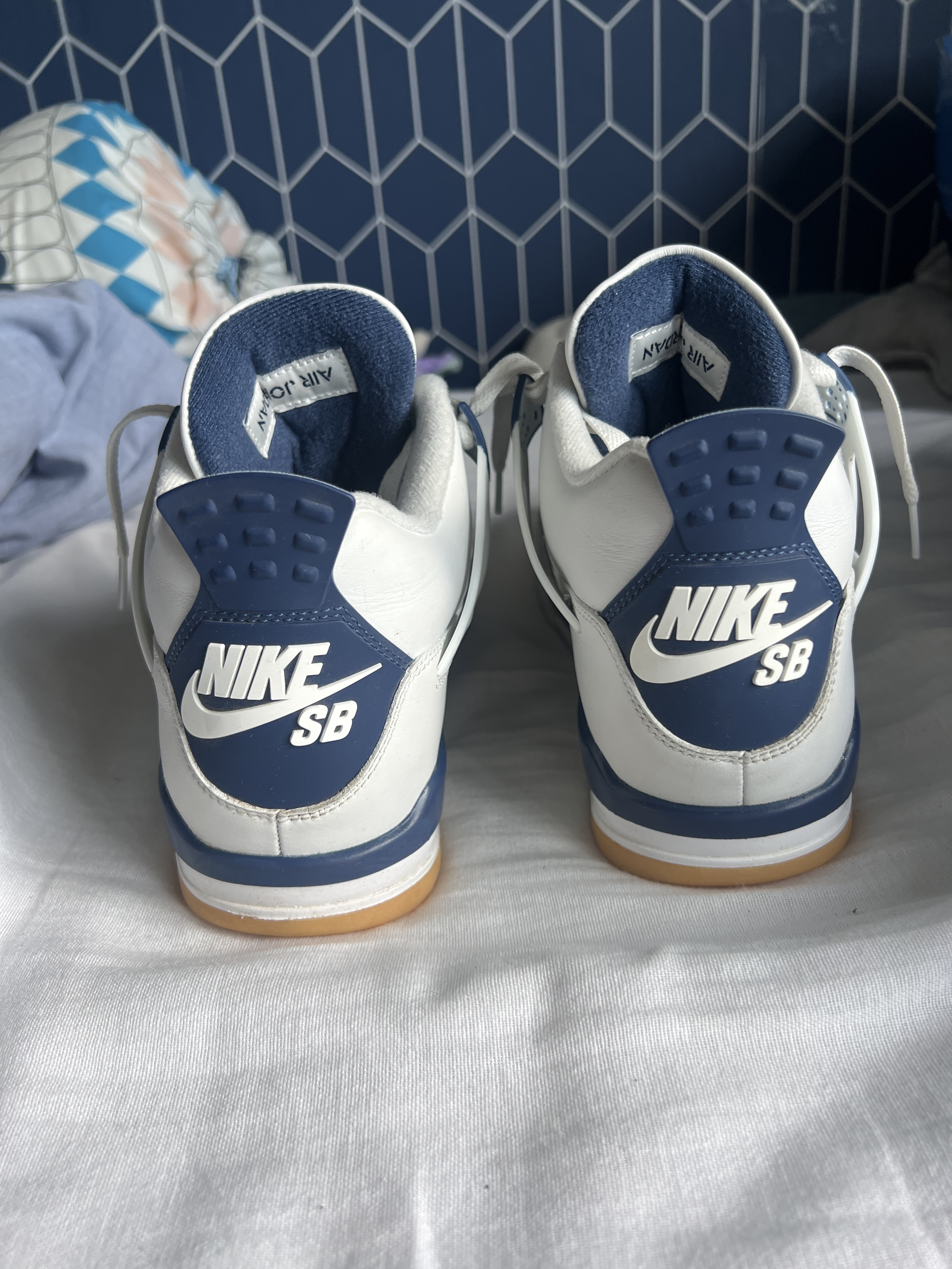 Nike SB x Air Jordan 4 'Navy' (2025) photo 4