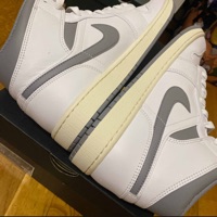 Air Jordan 1 Mid Neutral Grey (2022) photo 10