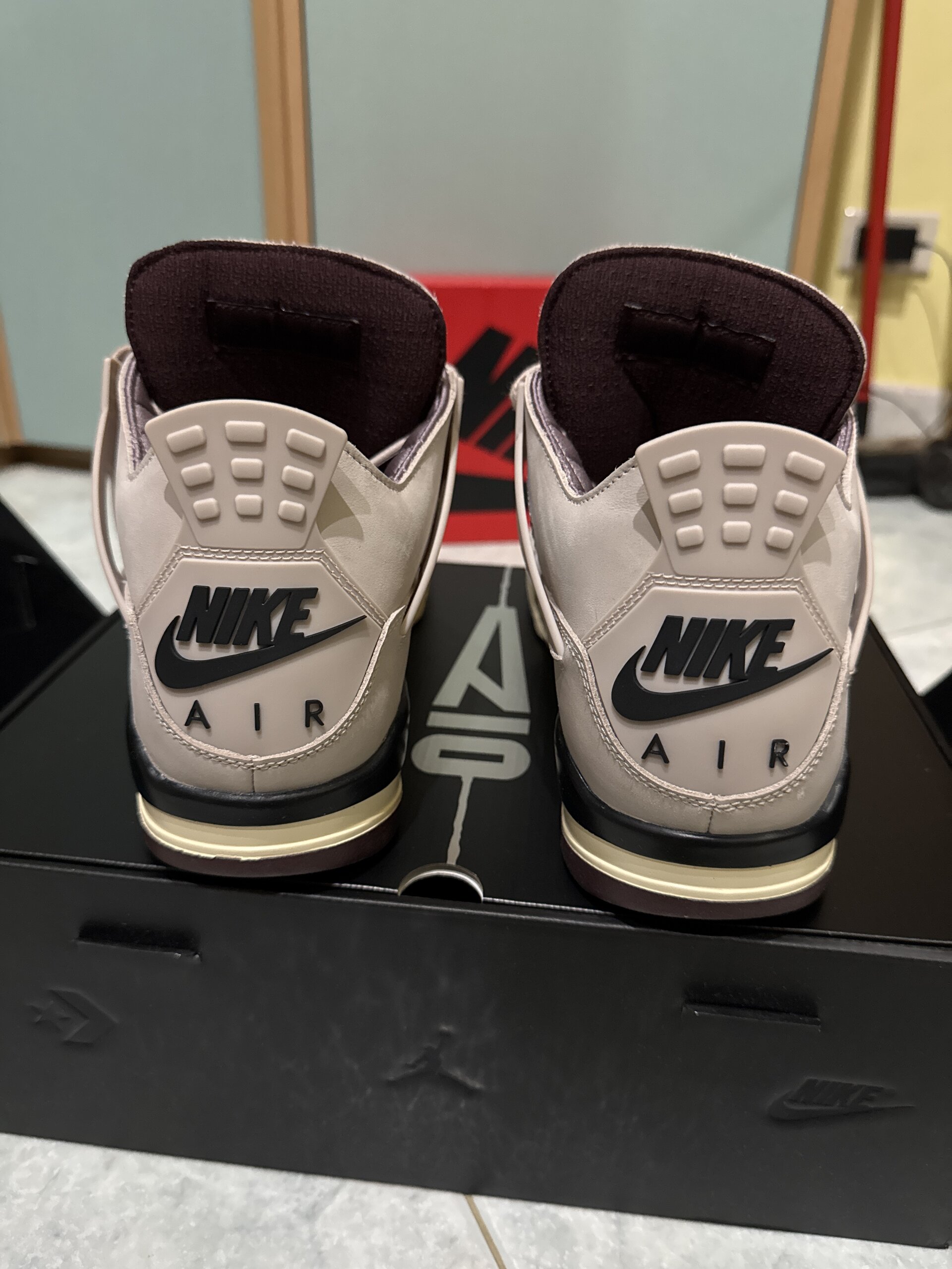 Air Jordan 4 x A Ma Maniére 4 Retro OG SP WMNS 'Fossil Stone' (2024) photo 4