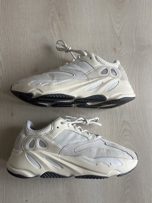 Yeezy Boost 700 'Analog'