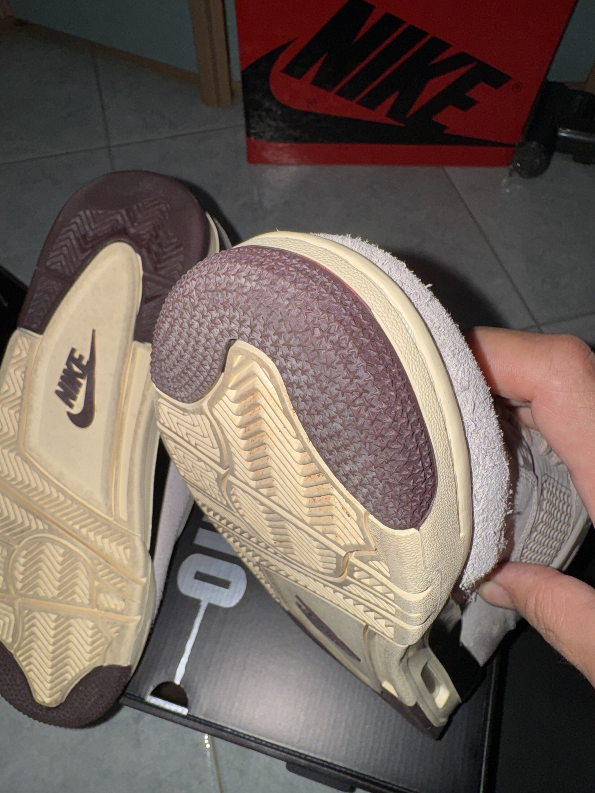 Air Jordan 4 x A Ma Maniére 4 Retro OG SP WMNS 'Fossil Stone' (2024) photo 9