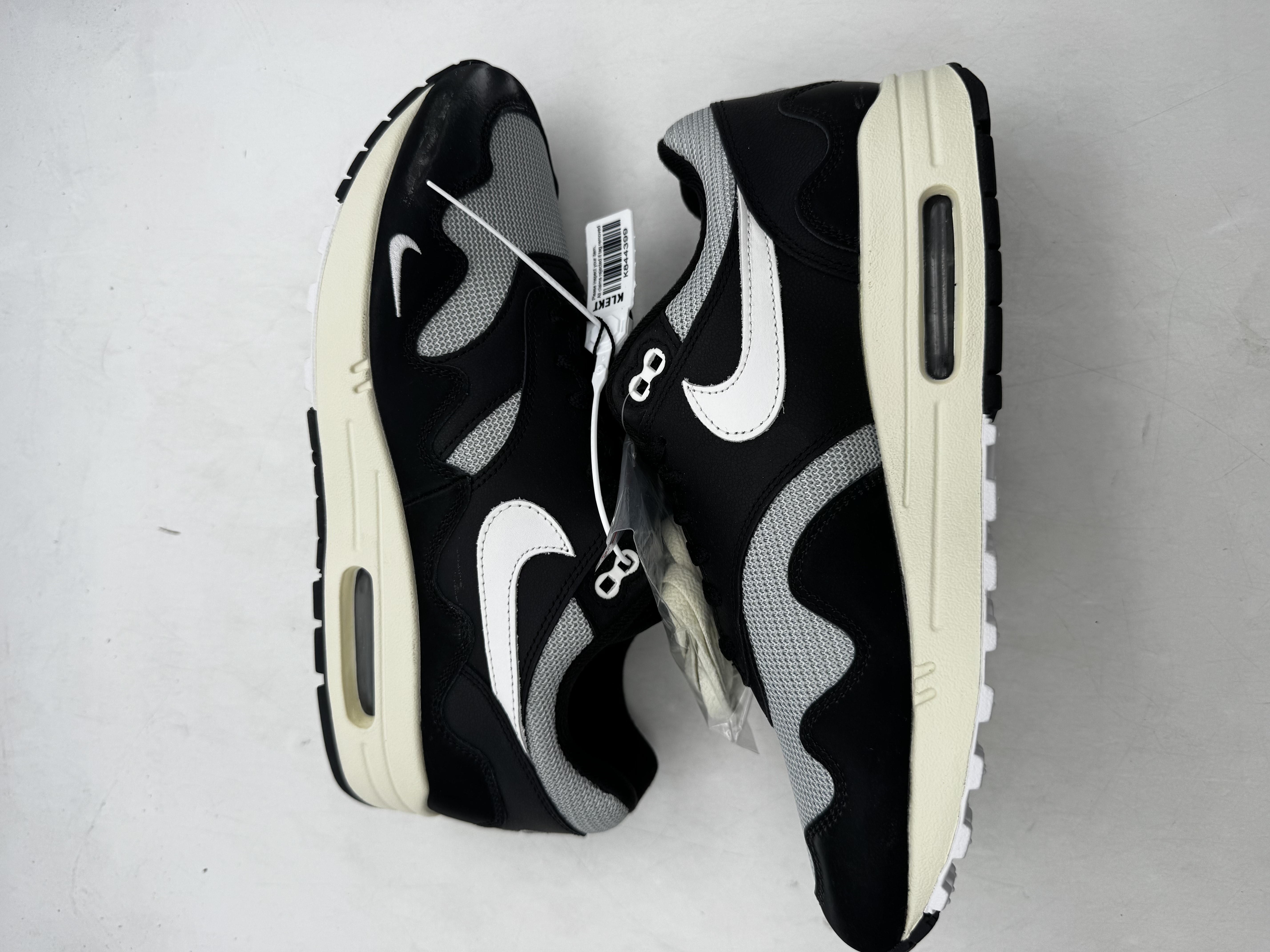 Nike x Patta Air Max 1 Waves 'Black White' (2021) photo 6