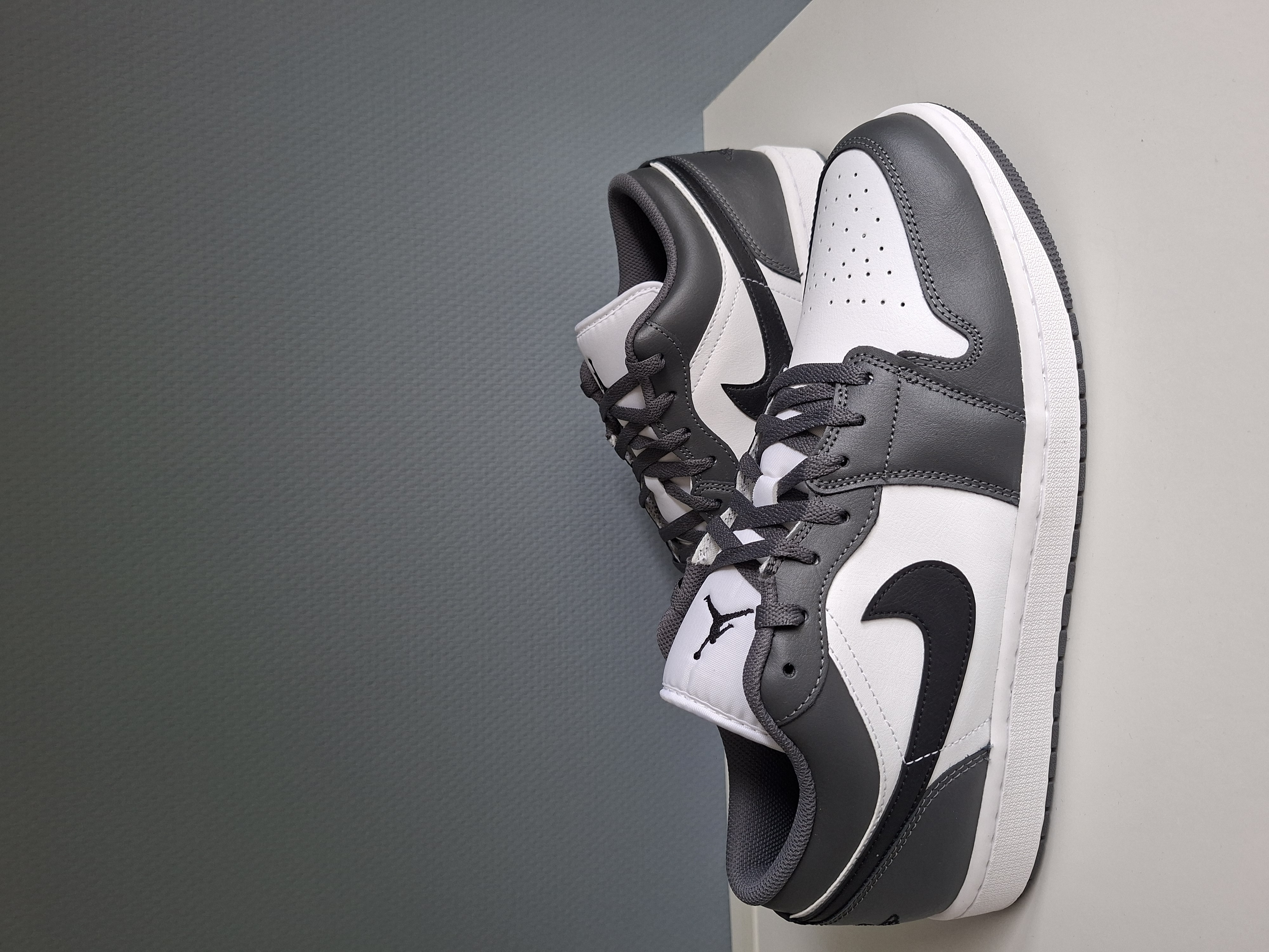 Air Jordan 1 Low 'Iron Grey' (2024) photo 1