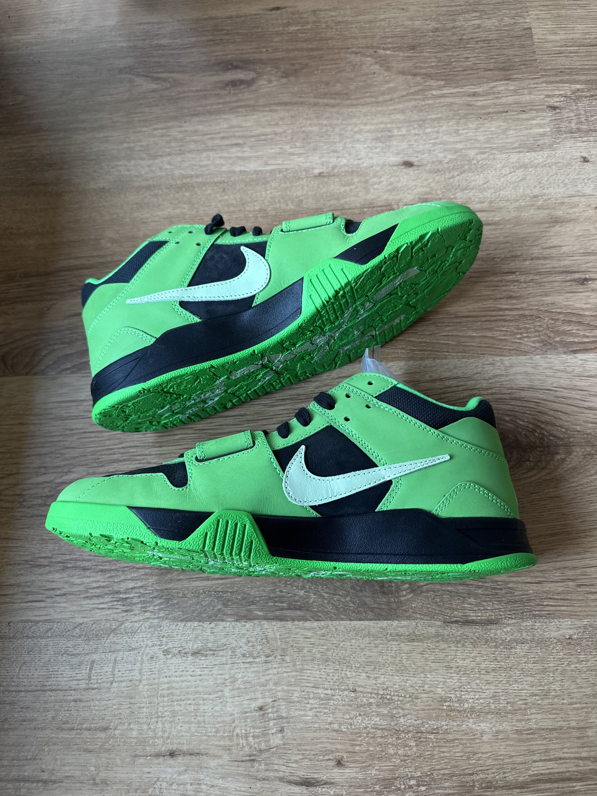 Air Jordan x Travis Scott Jumpman Jack 'Green Spark' (2026) photo 2