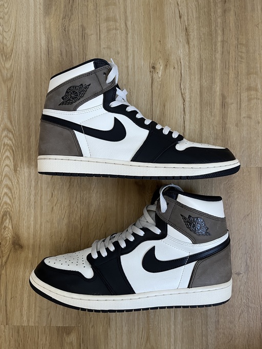 Air Jordan 1 Retro High OG 'Dark Mocha' (2020)