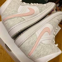 Air Jordan WMNS 1 Mid SE Light Iron Ore (2022) photo 9