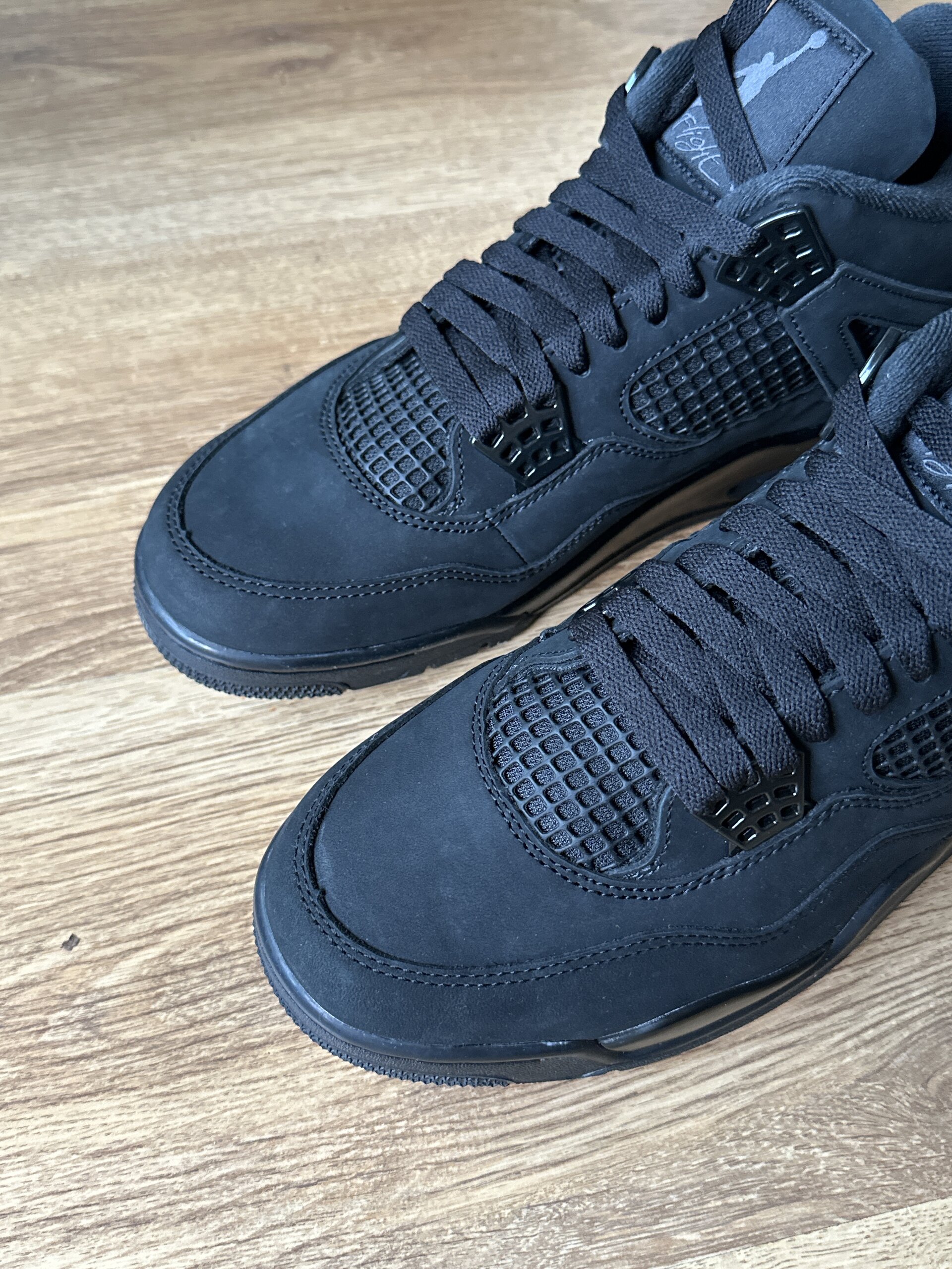 Air Jordan 4 Retro 'Black Cat' (2025) photo 9
