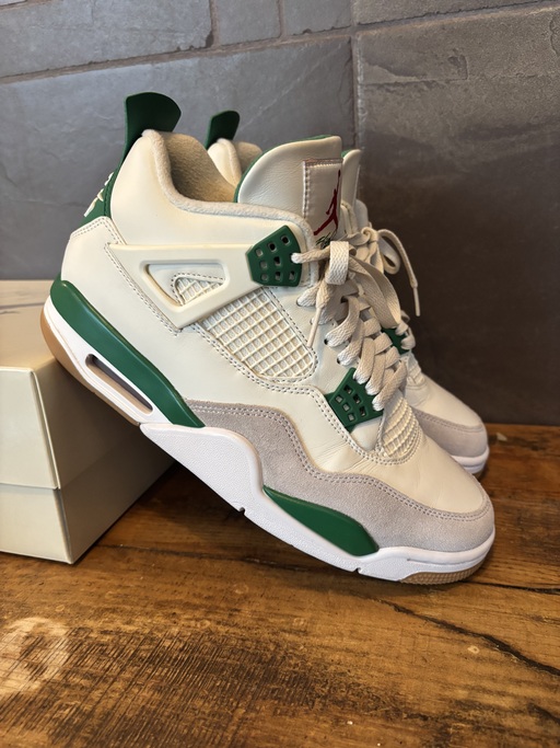 Air Jordan x Nike SB 4 'Pine Green' (2023)