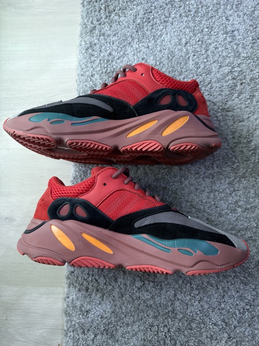Yeezy Boost 700 Hi-Res Red (2022)