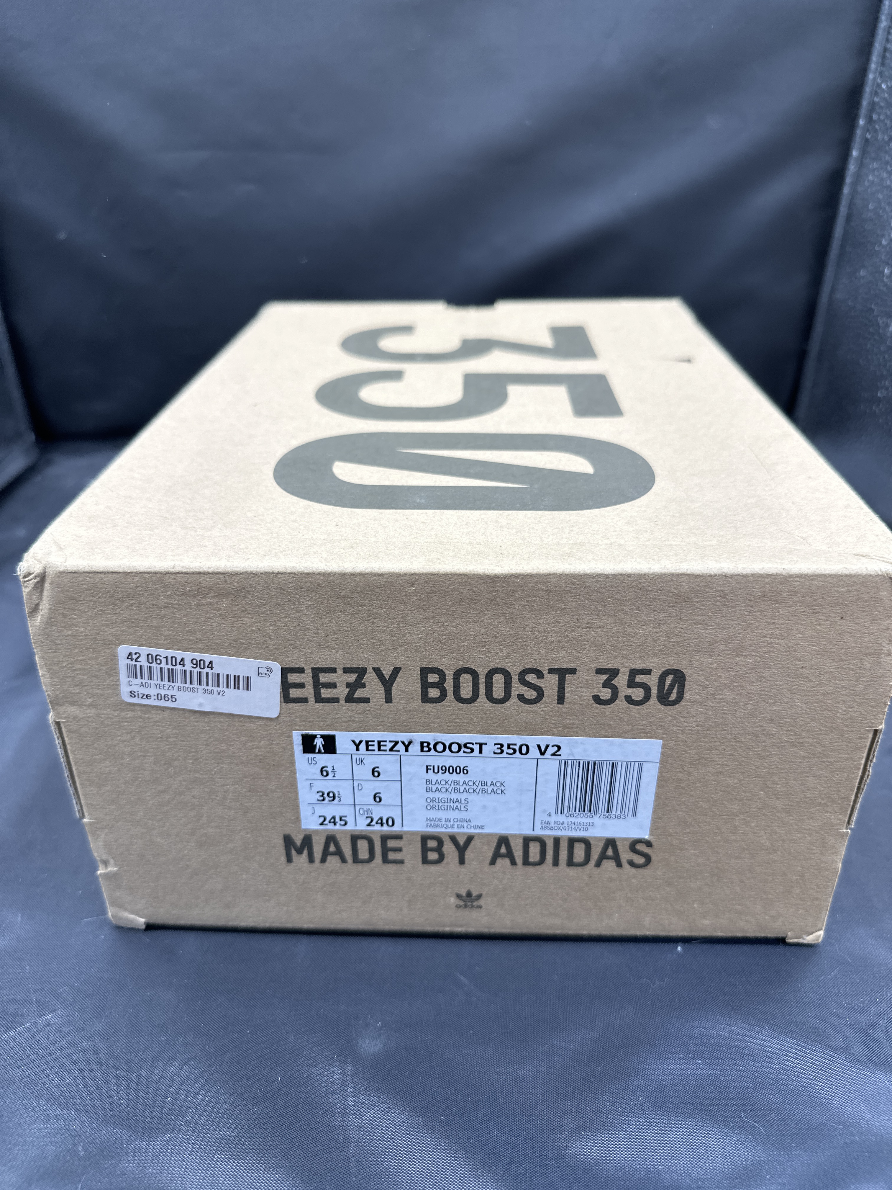 Yeezy Boost 350 V2 'Black' (Non-Reflective) (2019) photo 7