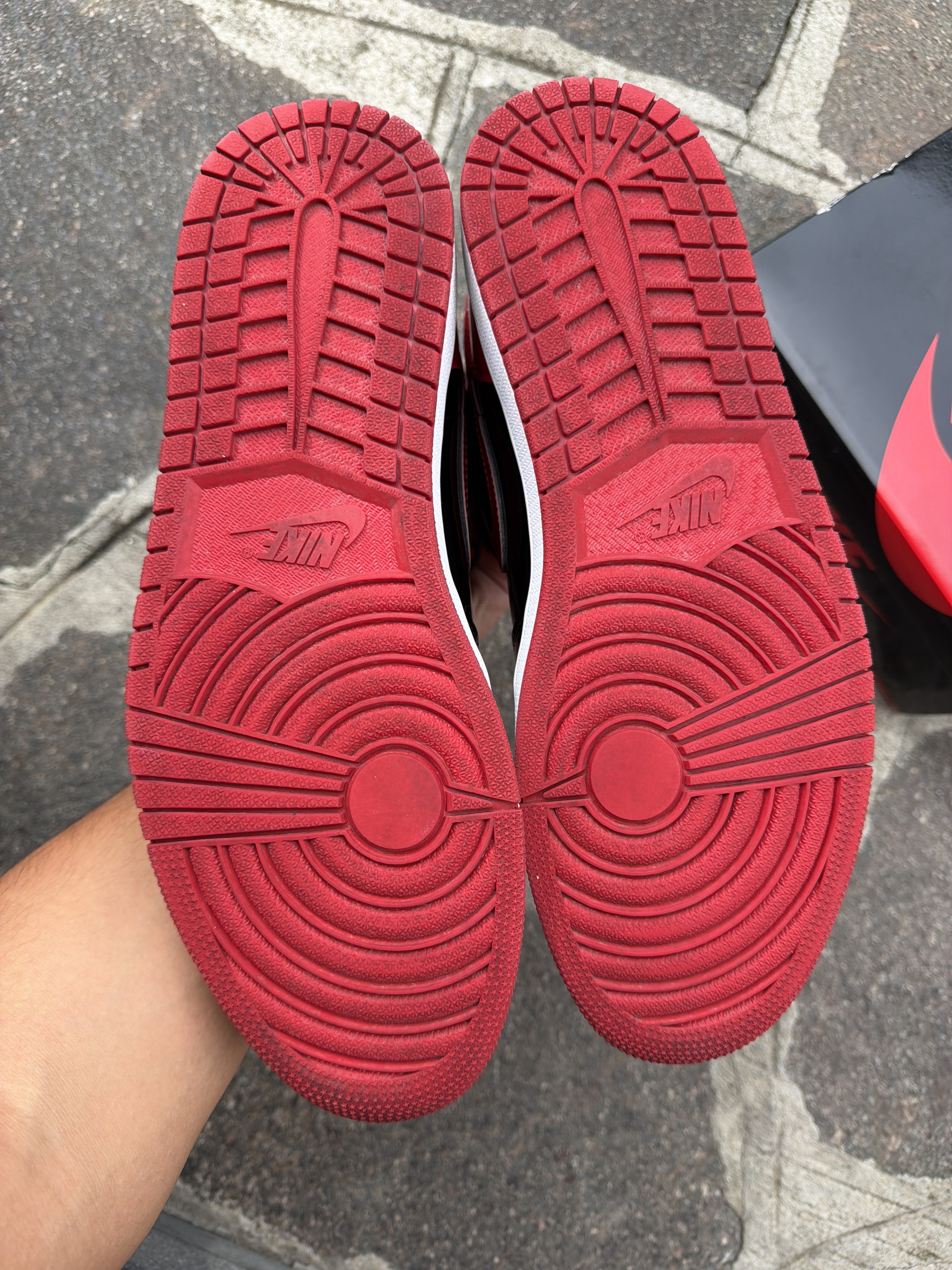 Air Jordan 1 Retro High OG 'Bred Patent' (2021) photo 5
