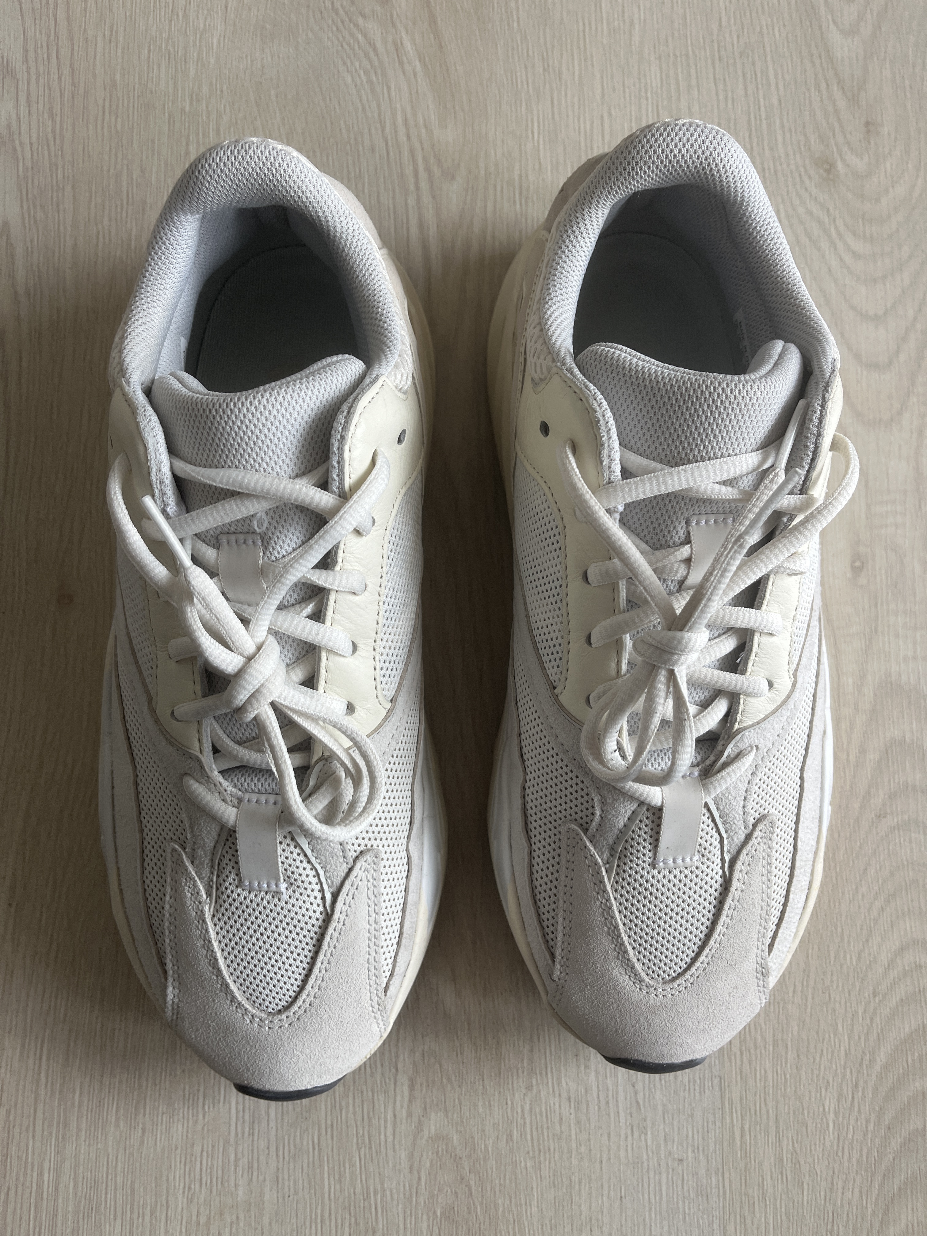 Yeezy Boost 700 'Analog' photo 3