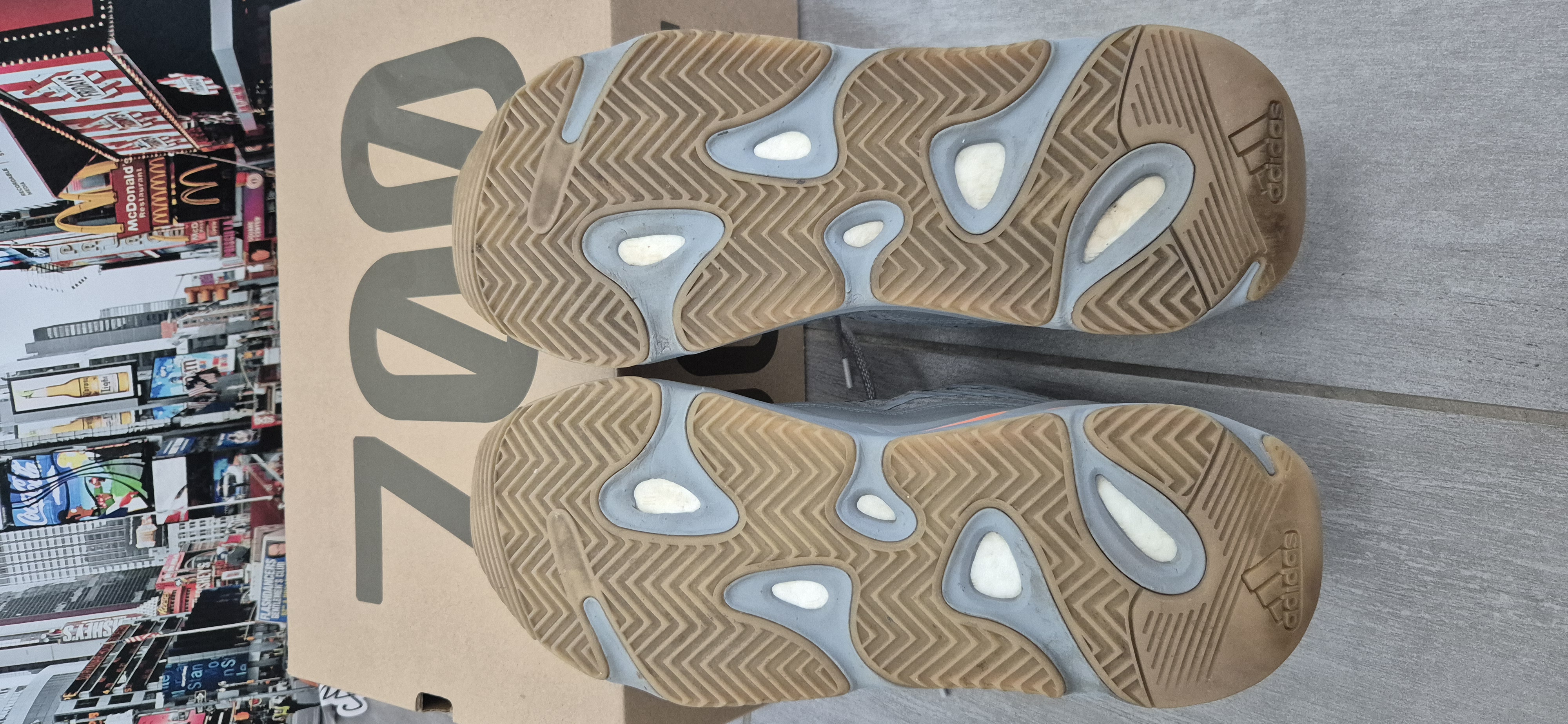 Yeezy Boost 700 V2 'Inertia' (2019) photo 5