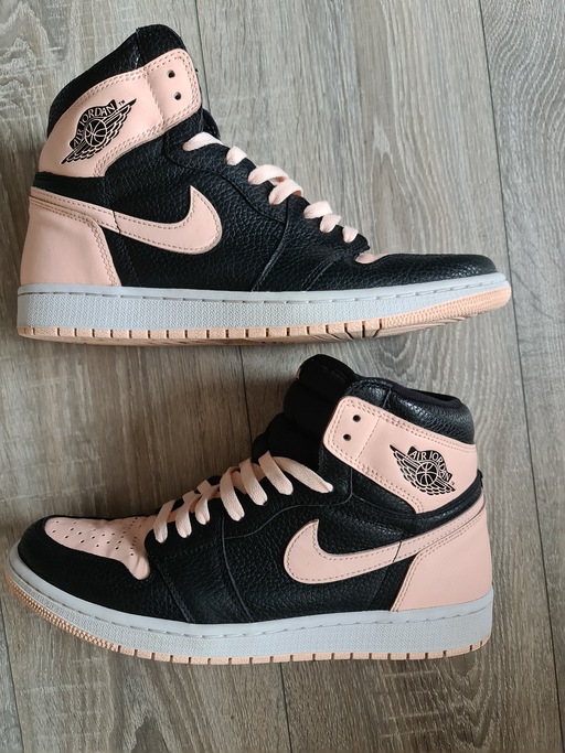 Air Jordan 1 Retro High OG 'Crimson Tint' (2019)