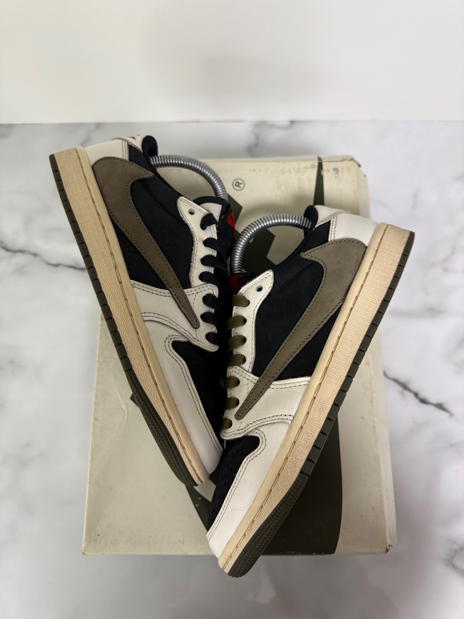 Air Jordan x Travis Scott 1 Low OG SP WMNS 'Olive' (2023) photo 1