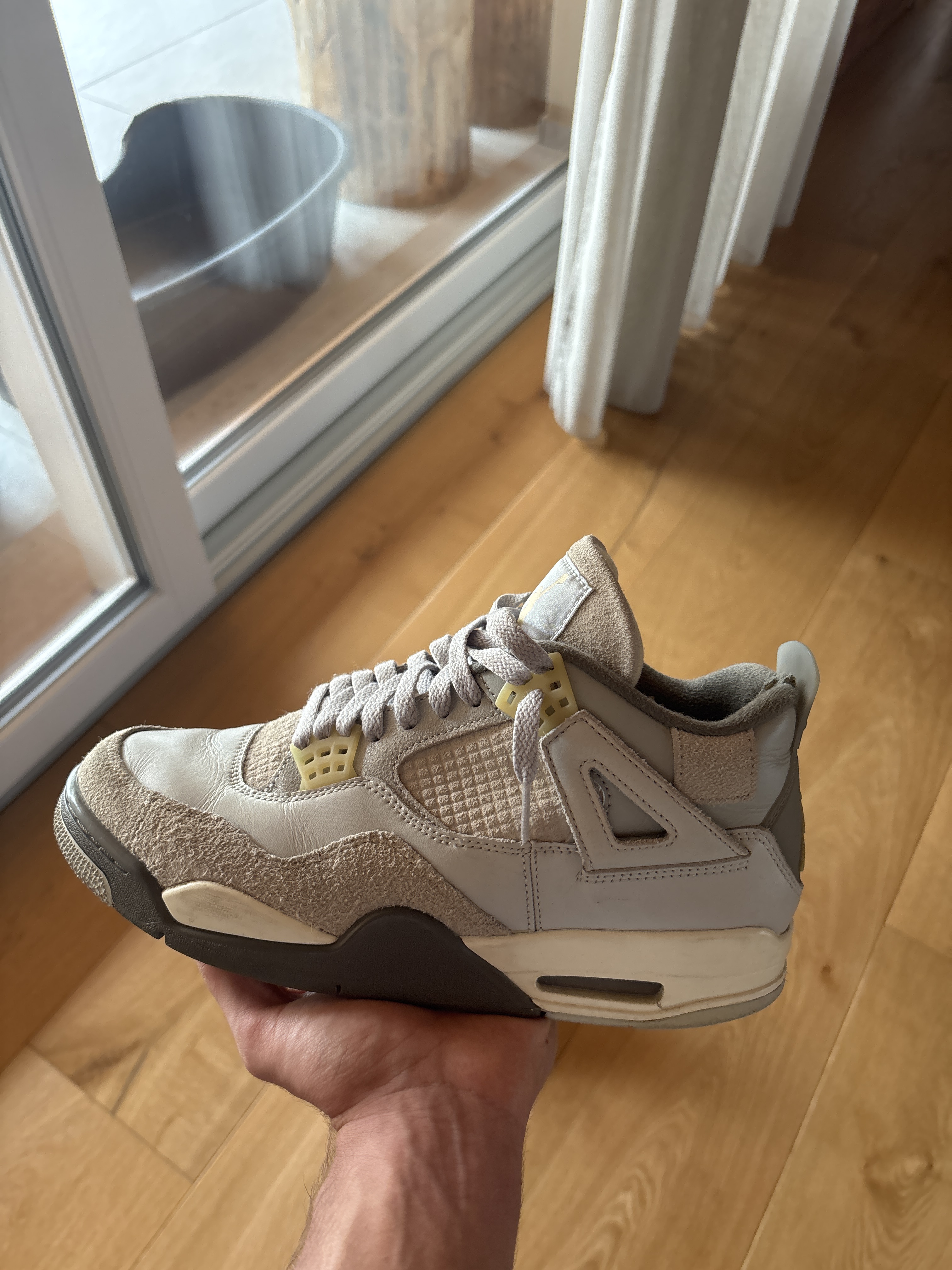 Air Jordan 4 Retro SE 'Craft Photon Dust' (2023) photo 2