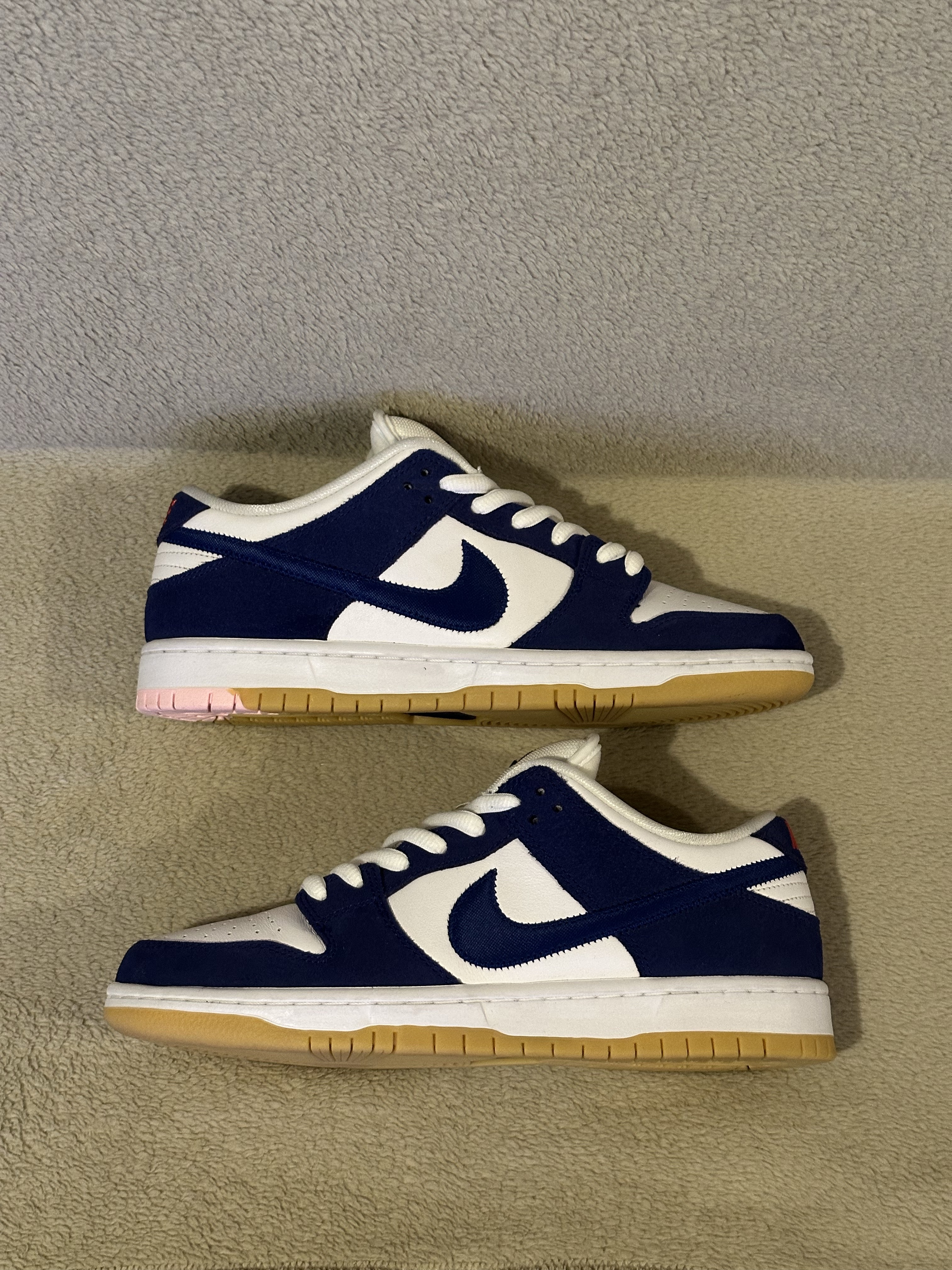 Nike SB Dunk Low 'Los Angeles Dodgers' (2022) photo 1